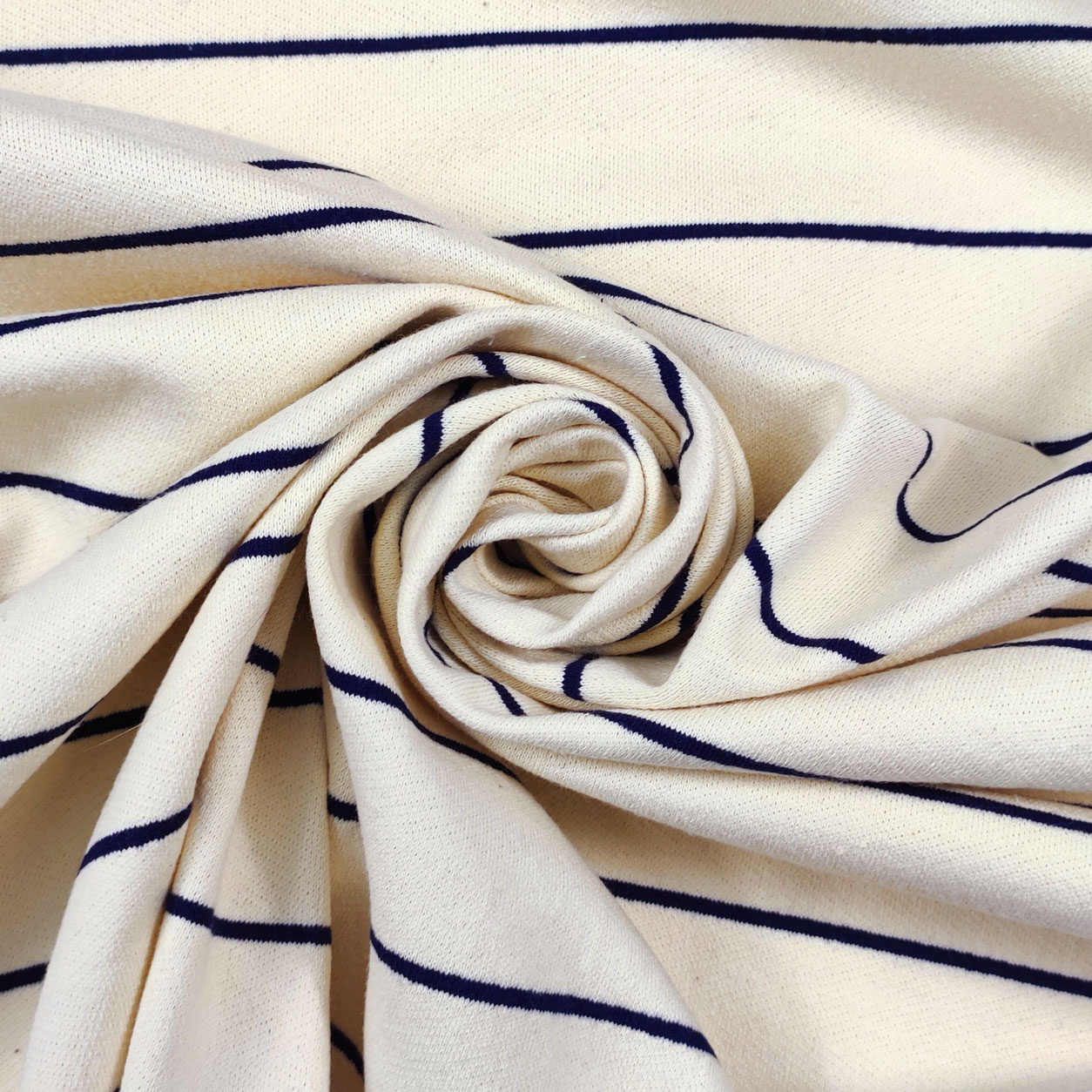Tessuto maglia con righe blu
