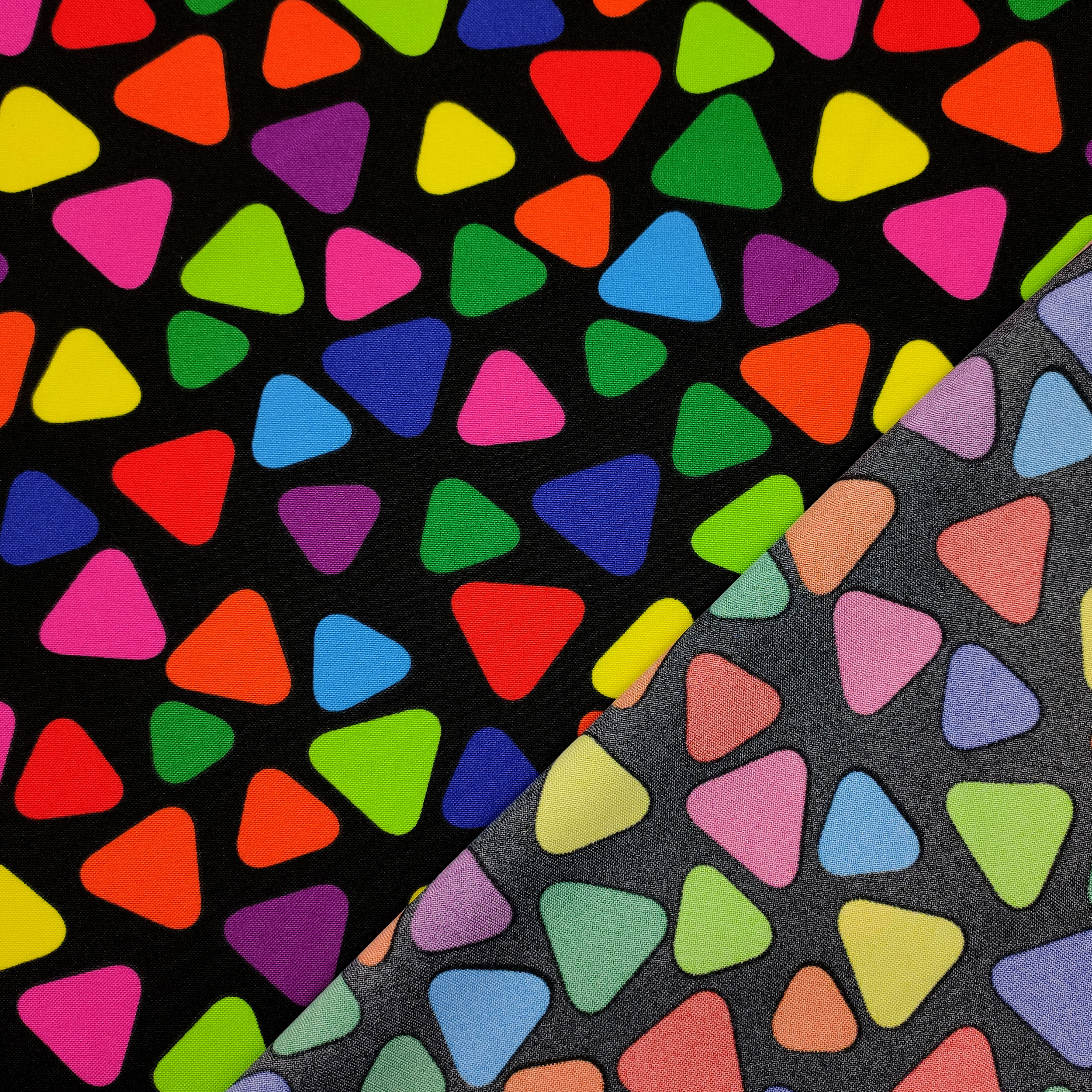 Tessuto Carnevale Triangoli Multicolori