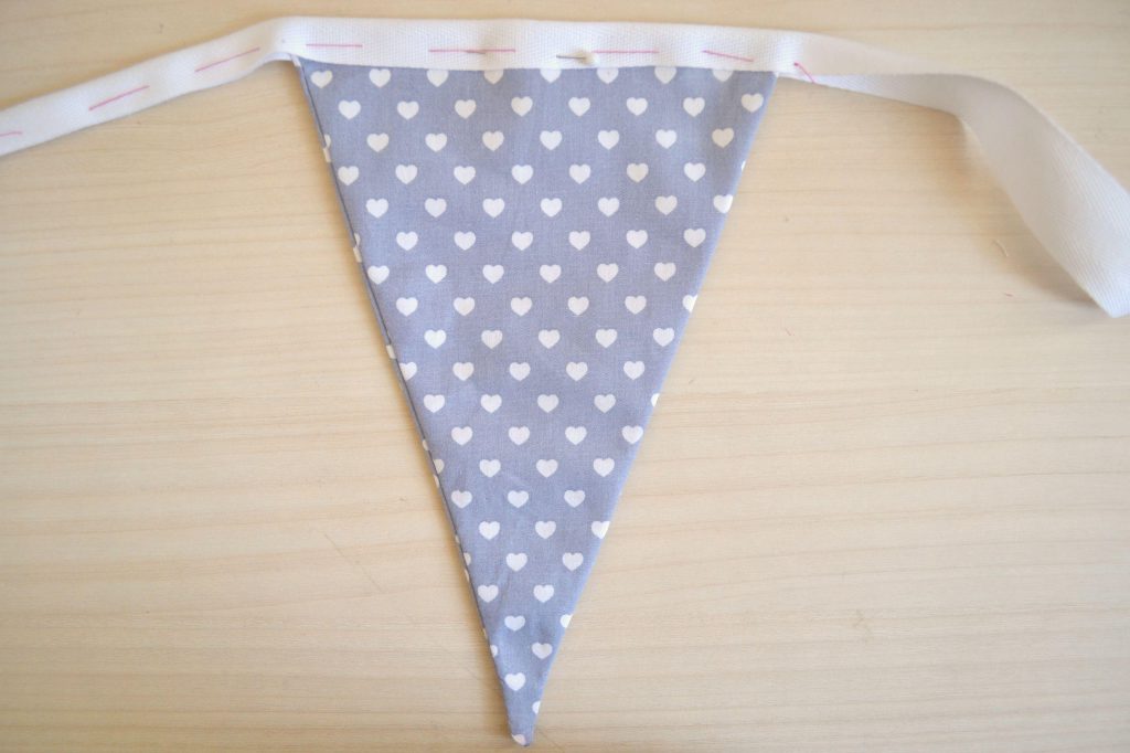 tutorial-panini-tessuti-facile-bunting