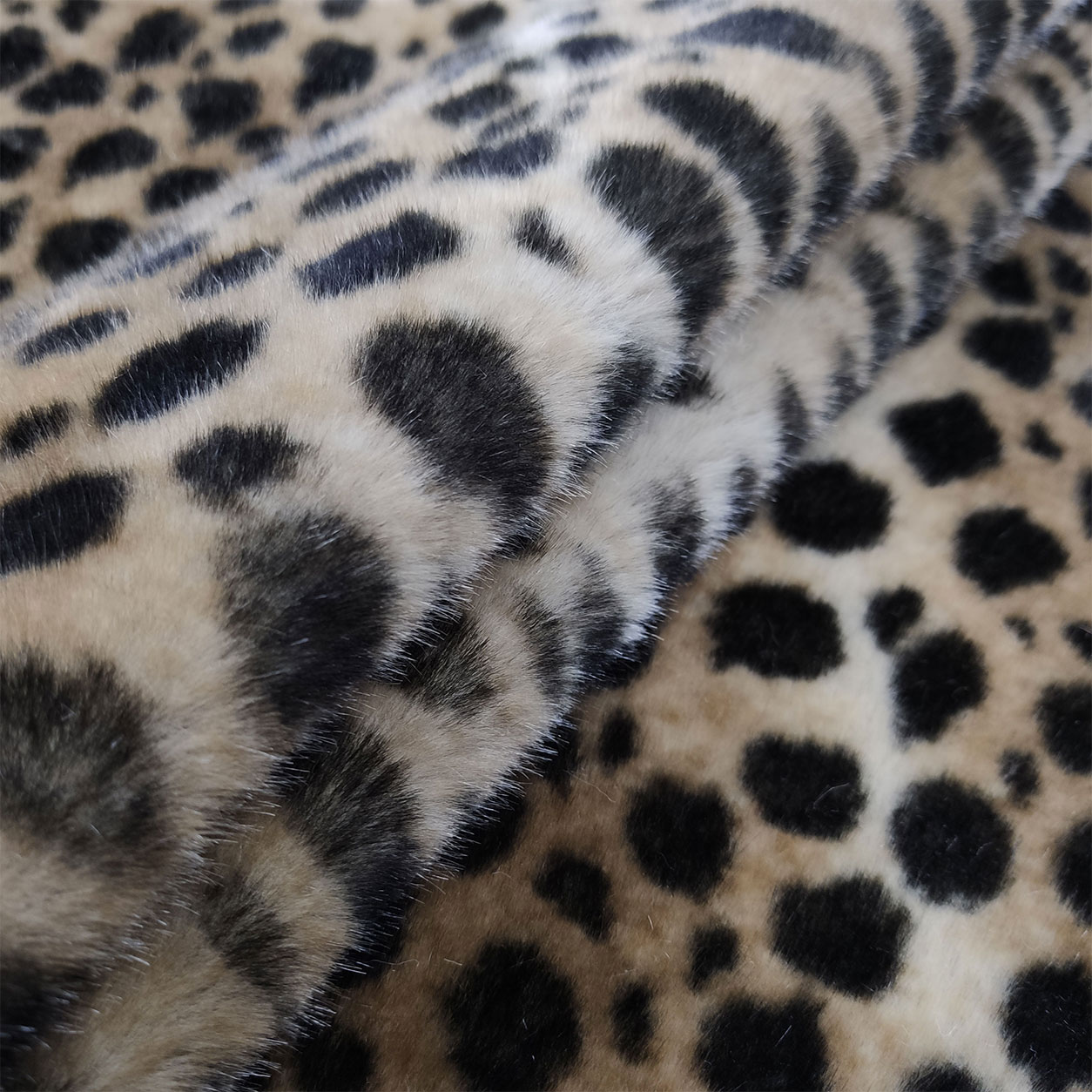 Tessuto pelliccia leopardata (1)