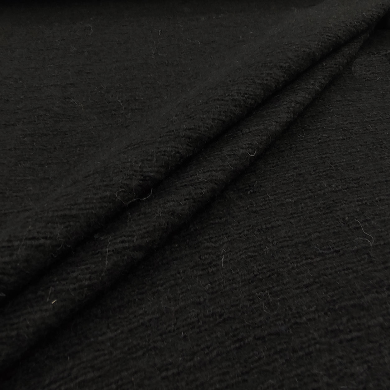maglia-lana-effetto-rigato-nero