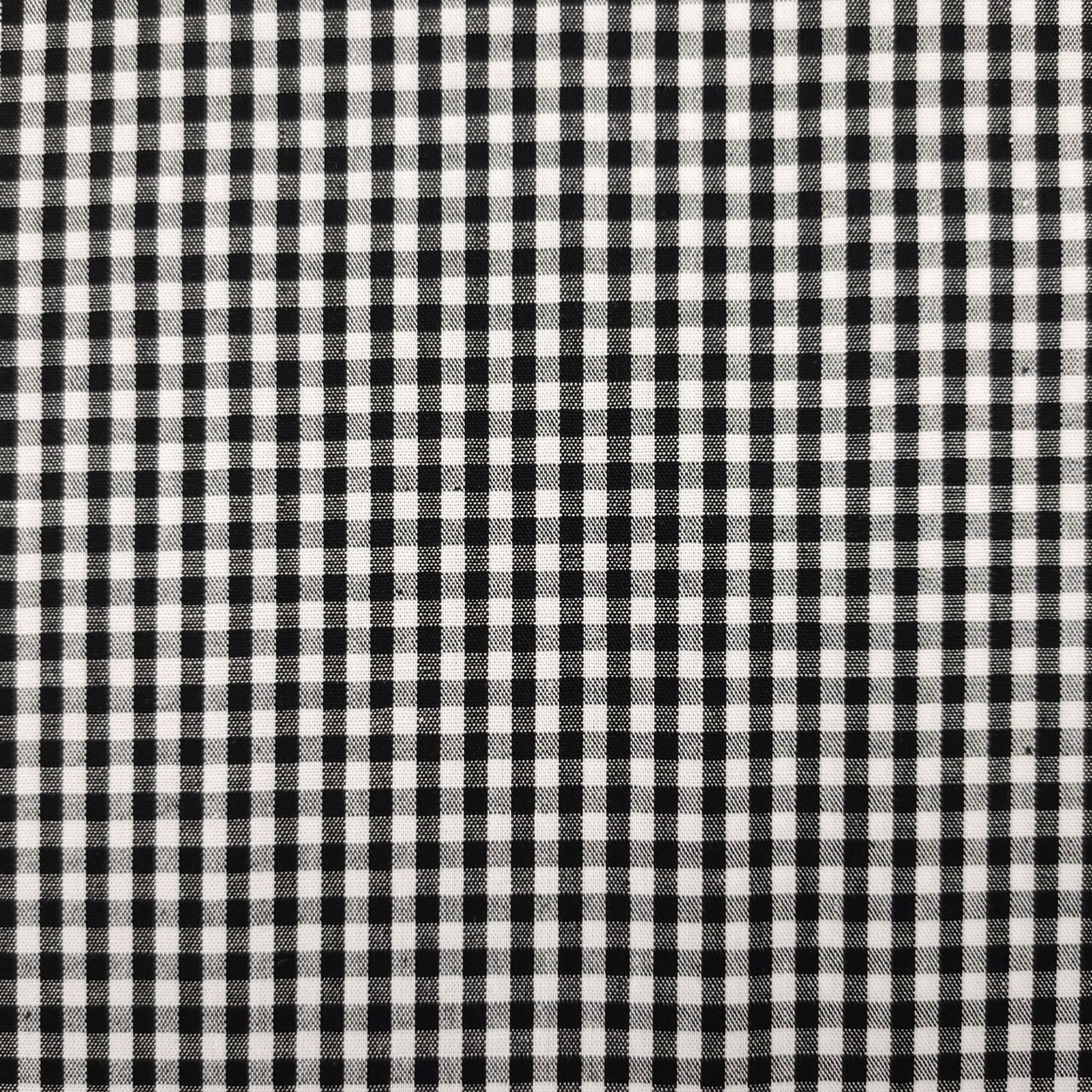 Tessuto in cotone quadretto tinto in filo nero (1)