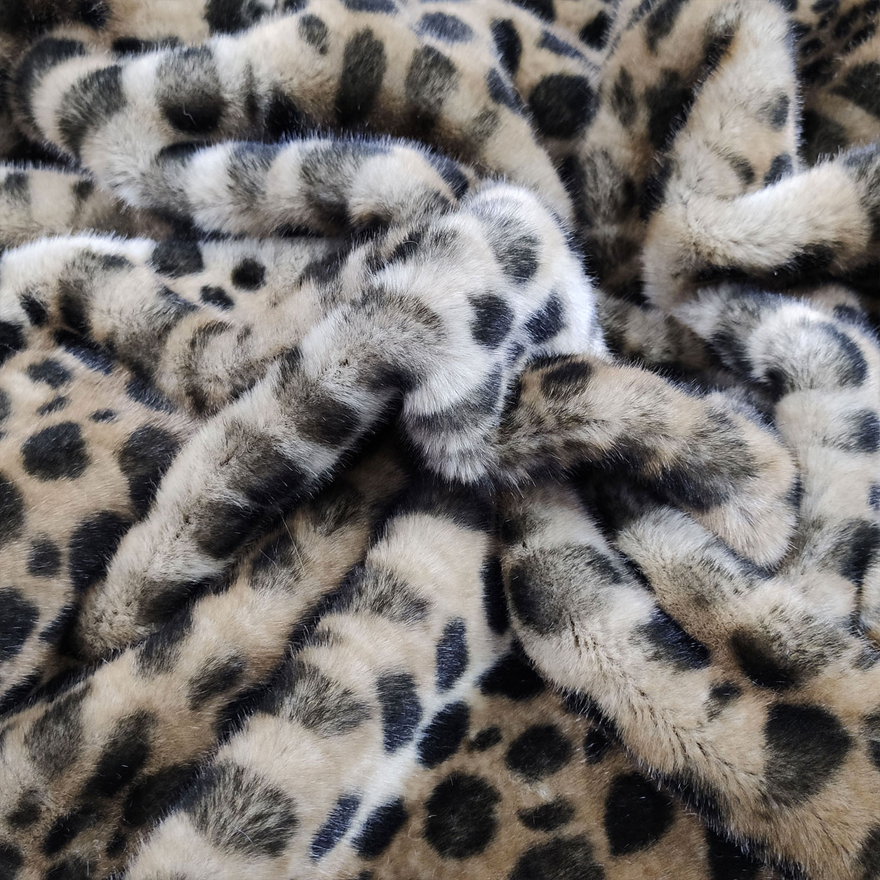 Eco pelliccia tessuto leopardata (1)