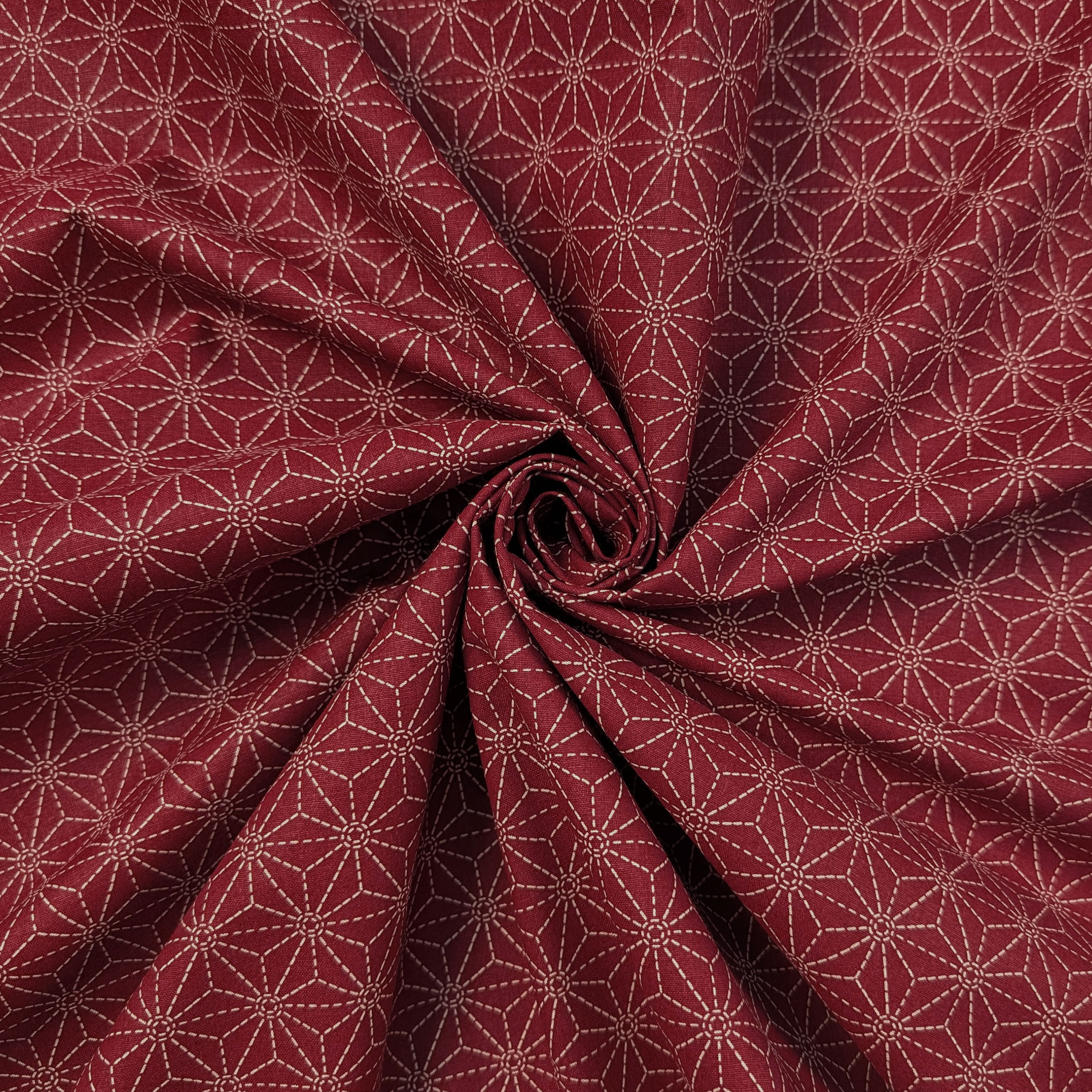 Popeline Cotone Bordeaux con Stelle Geometriche Image