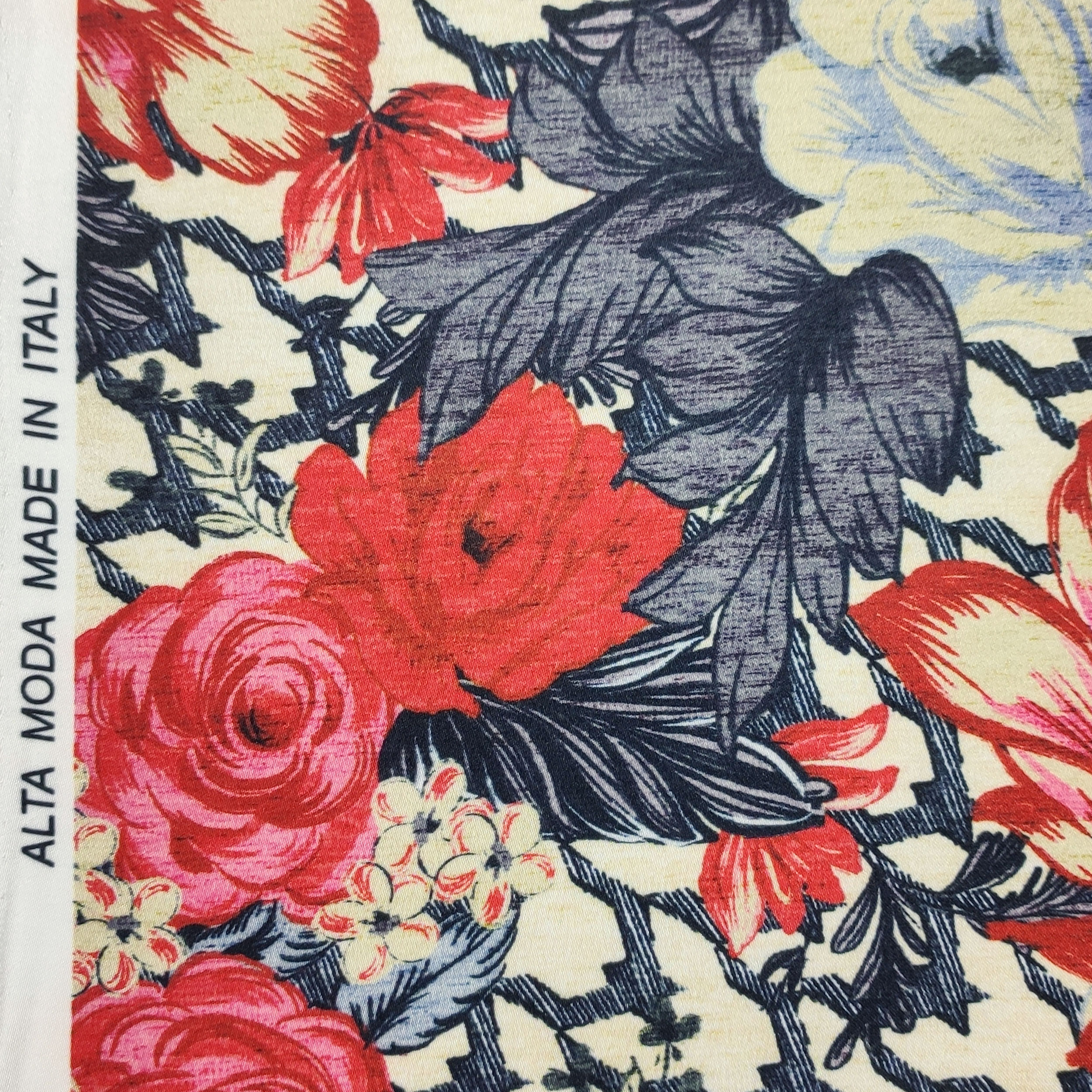 Raso Setato Alta Moda Fantasia Fiori e Rose Rosse