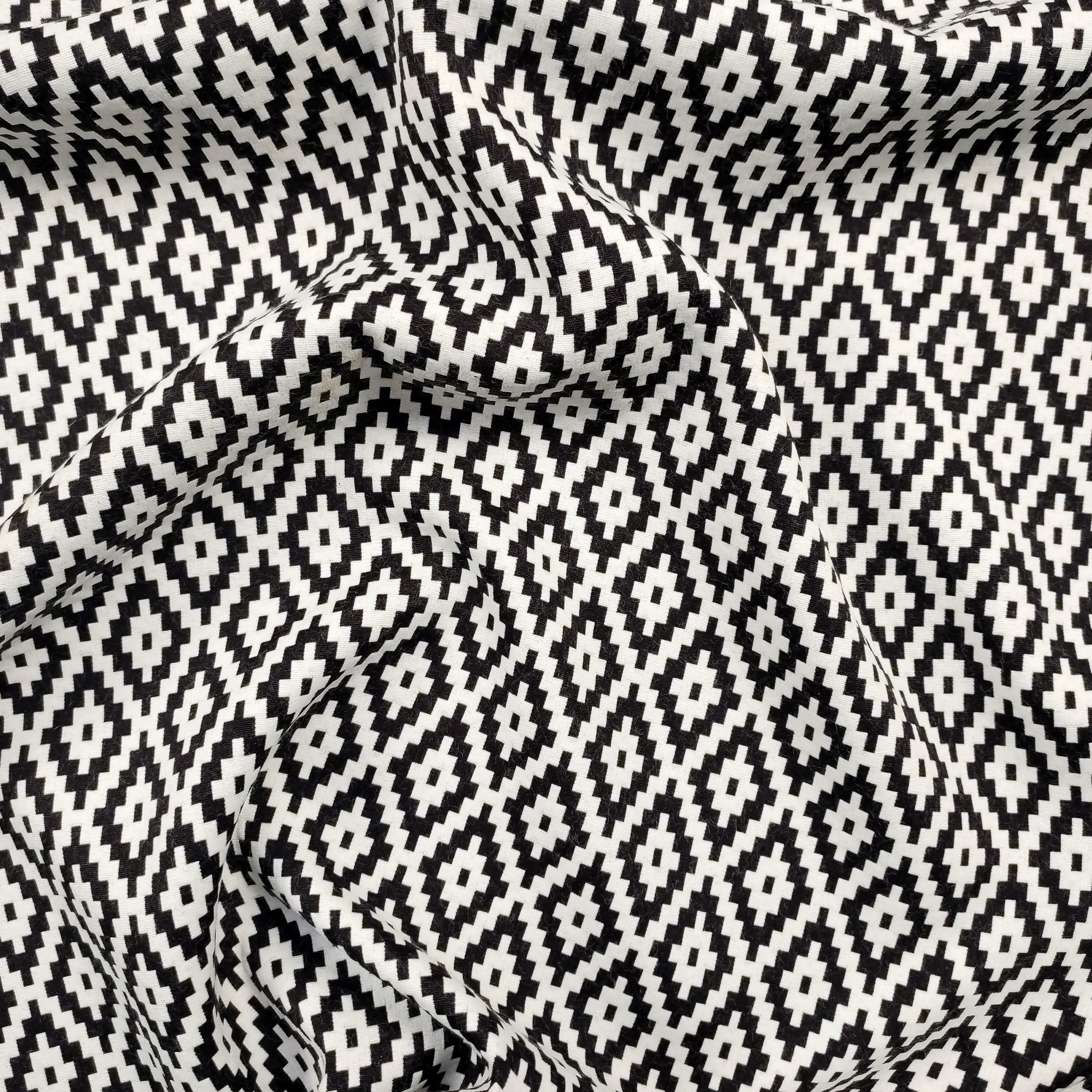 Tessuto Alta Moda Etnico Bianco e Nero