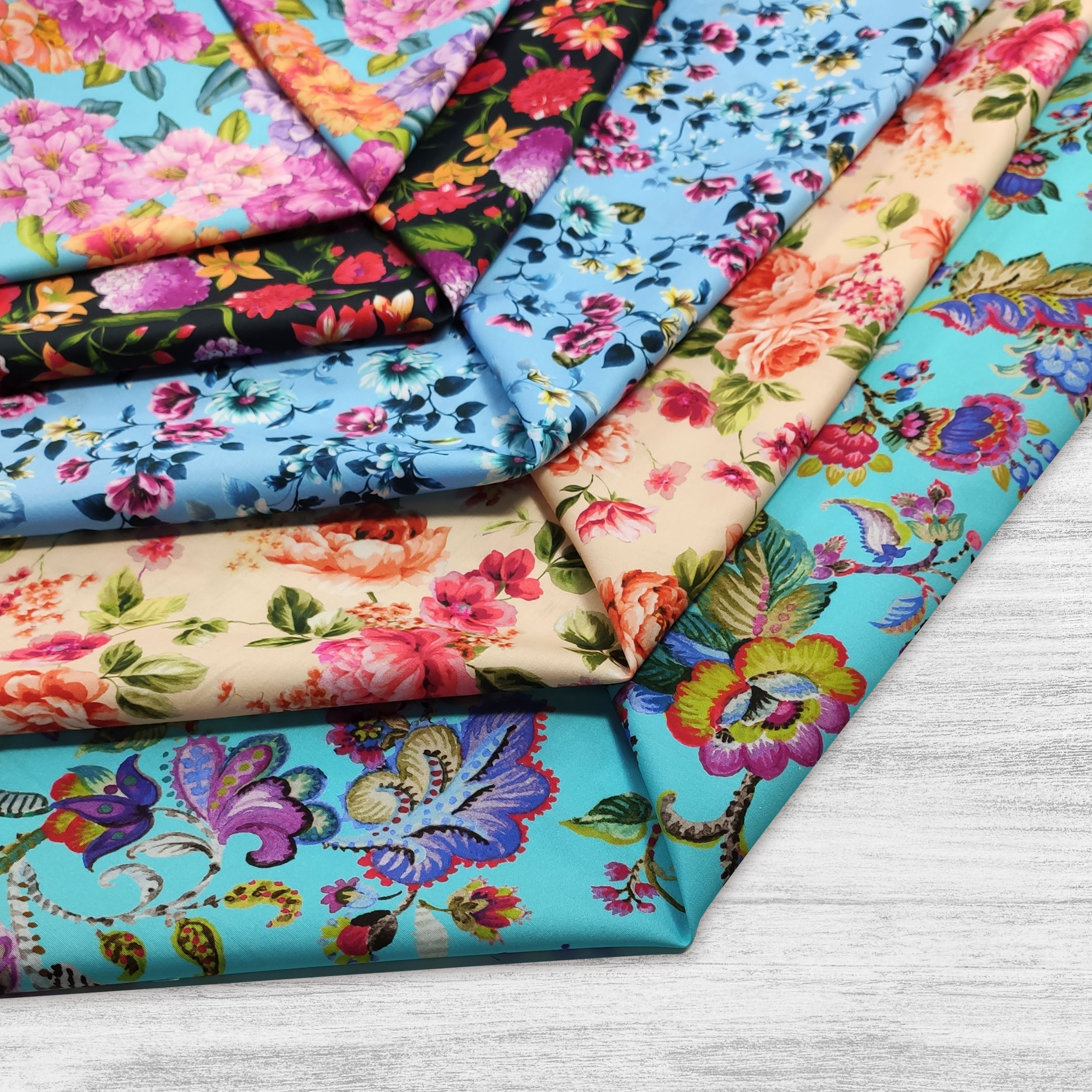 Cotone Elasticizzato Fantasia Fiori Grandi Colorati