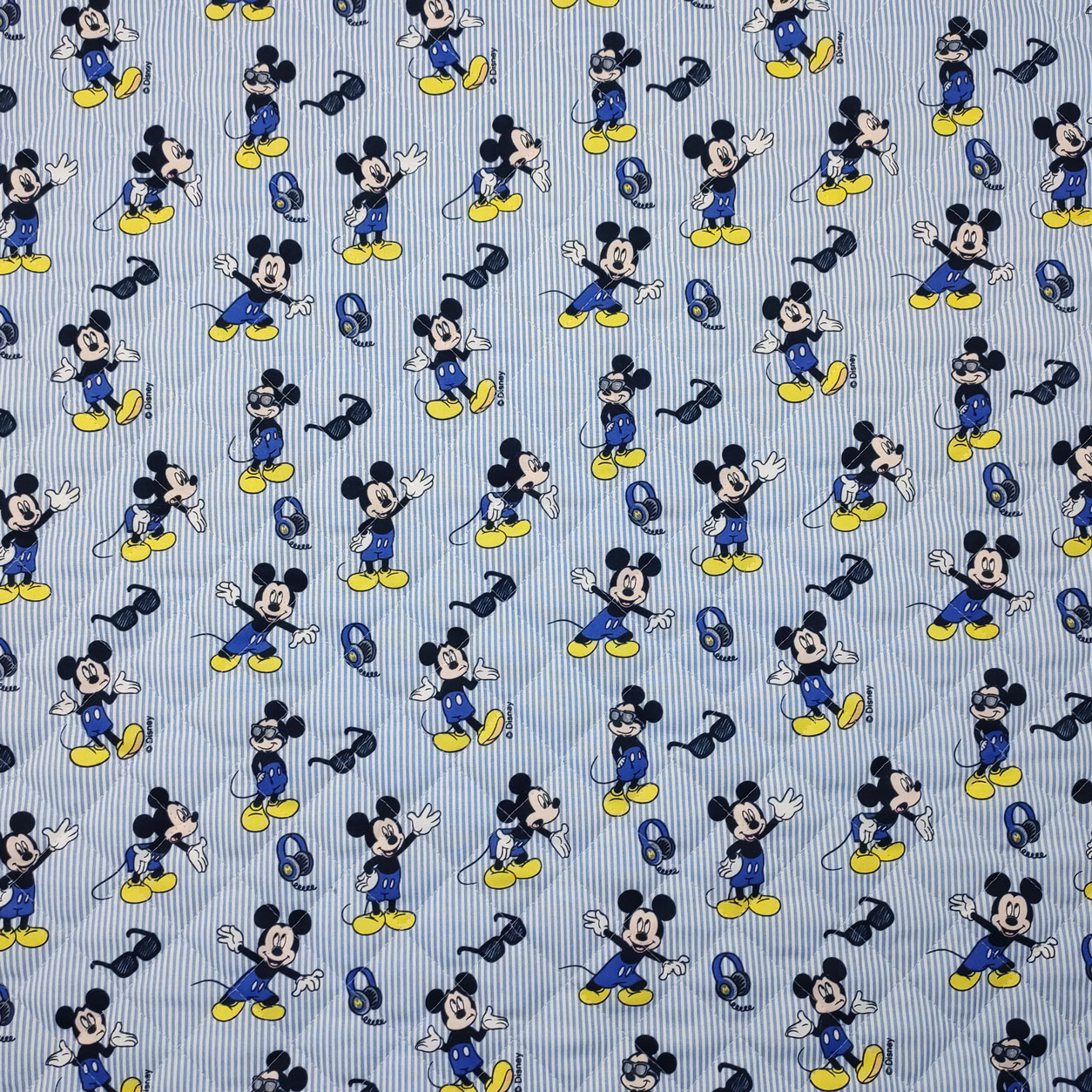 trapunta-con-topolino-con-righe-blu