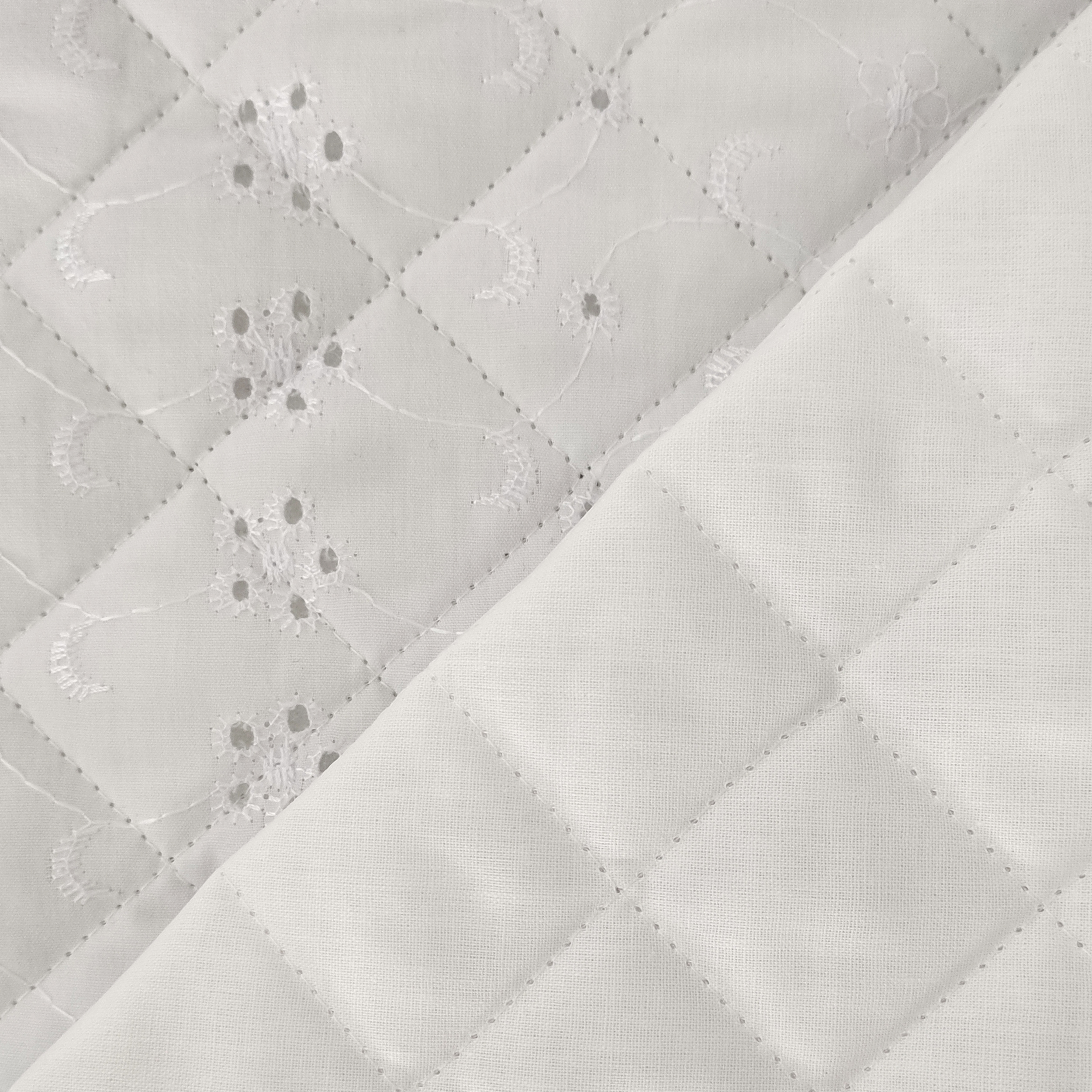 Tessuto Trapuntato Sangallo Smerlato Bianco