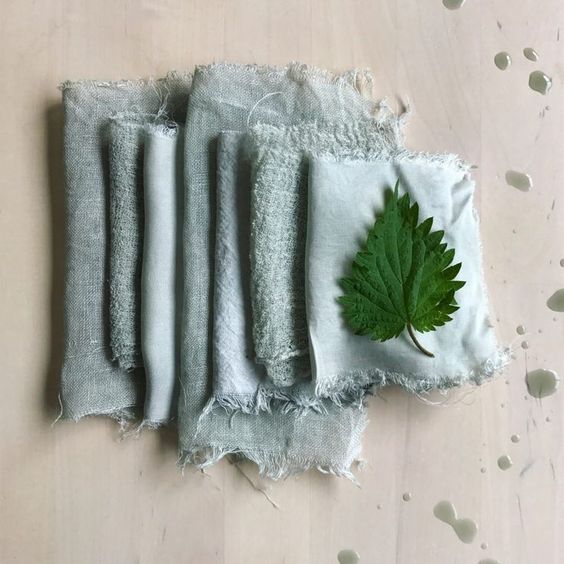 blog-panini-idee-originali-colorare-tessuti-con-foglie