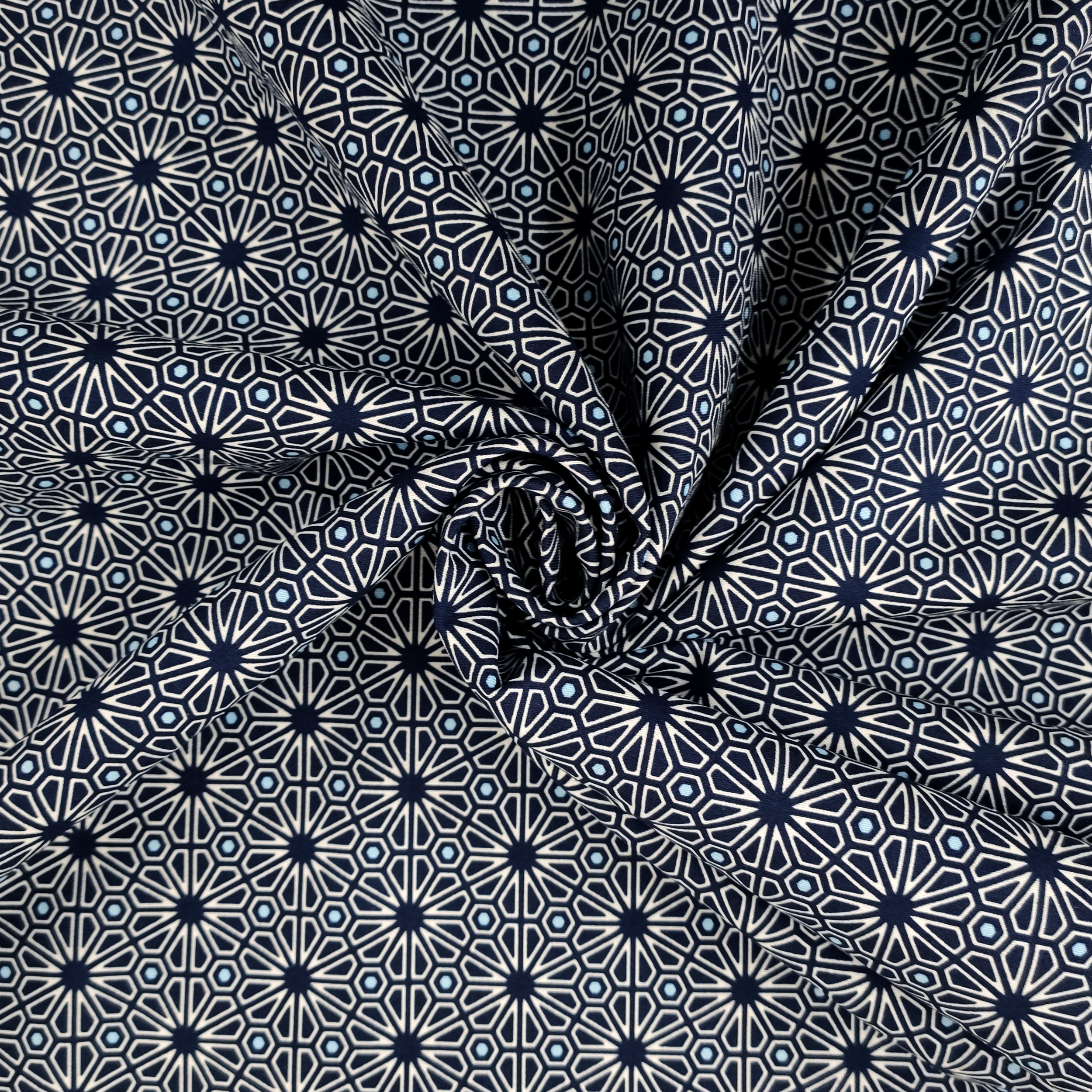 tessuti-cotone-fiori-geometrici-blu