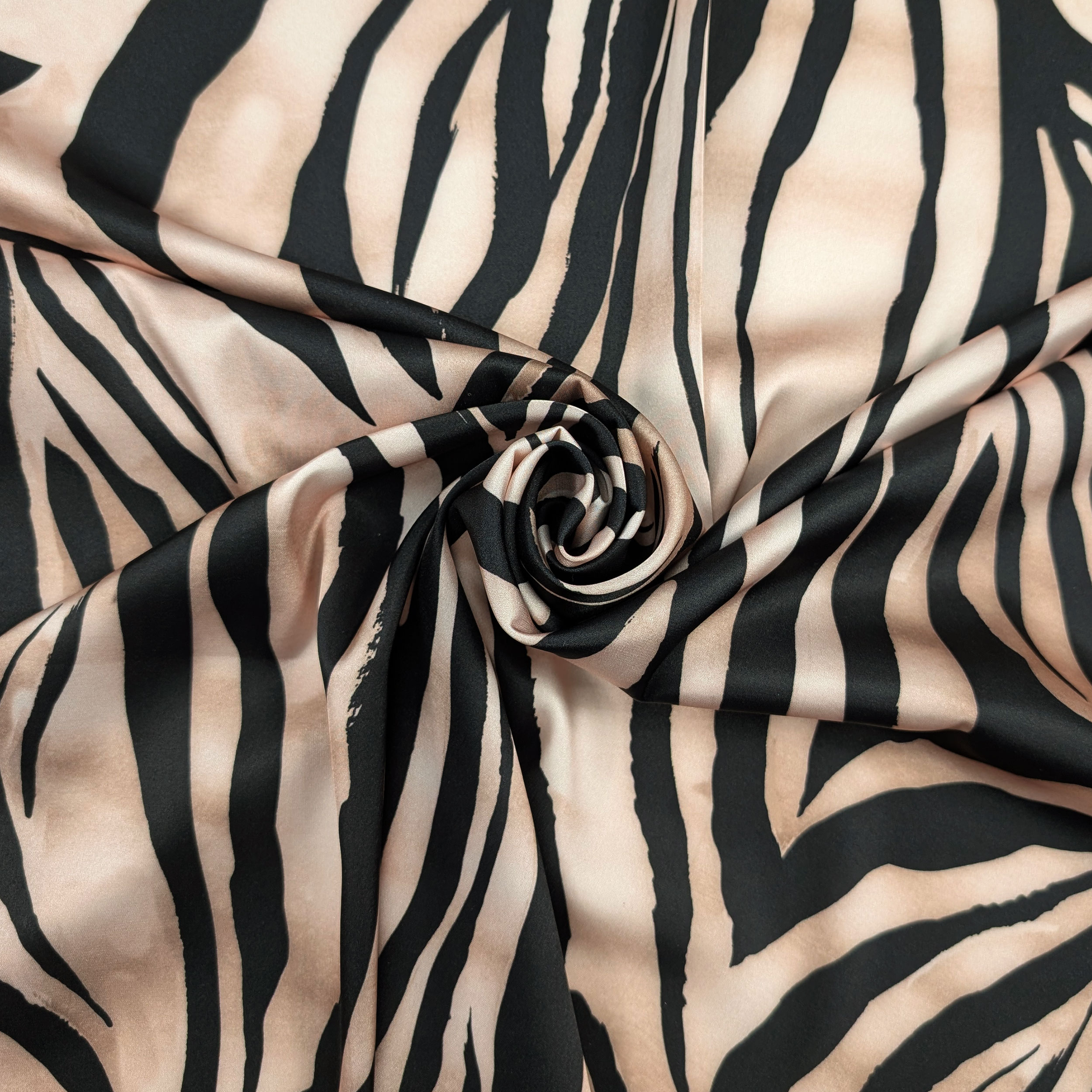 Raso Setato Alta Moda Fantasia Zebrata Cipria e Nero Image