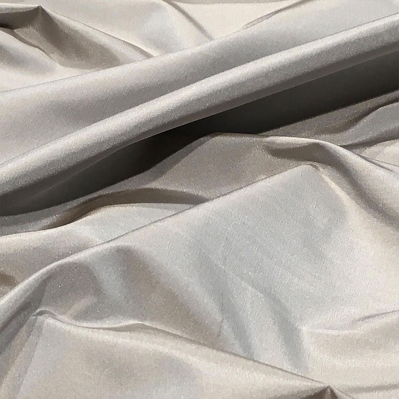abiti-in-taffeta-argento