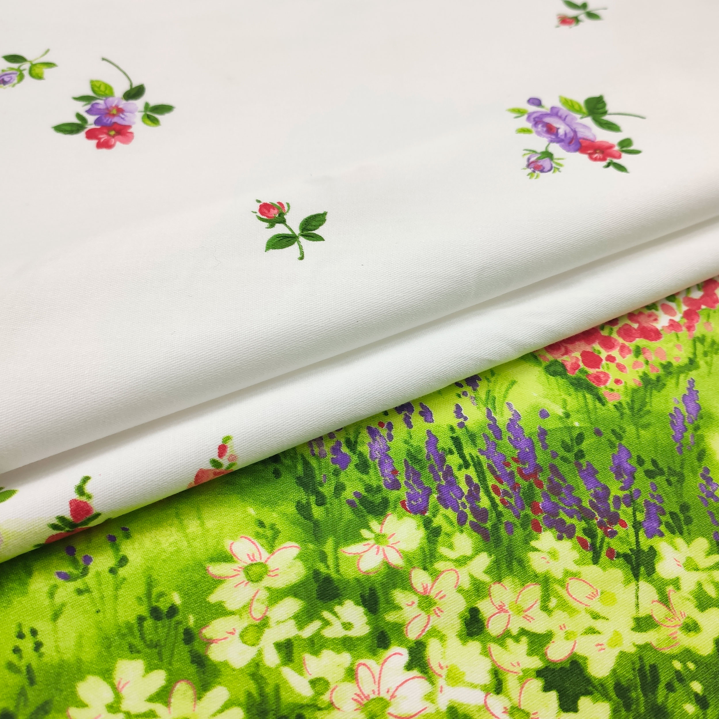 Tessuto per Tovaglia in Cotone con Bordo Giardino in Fiore