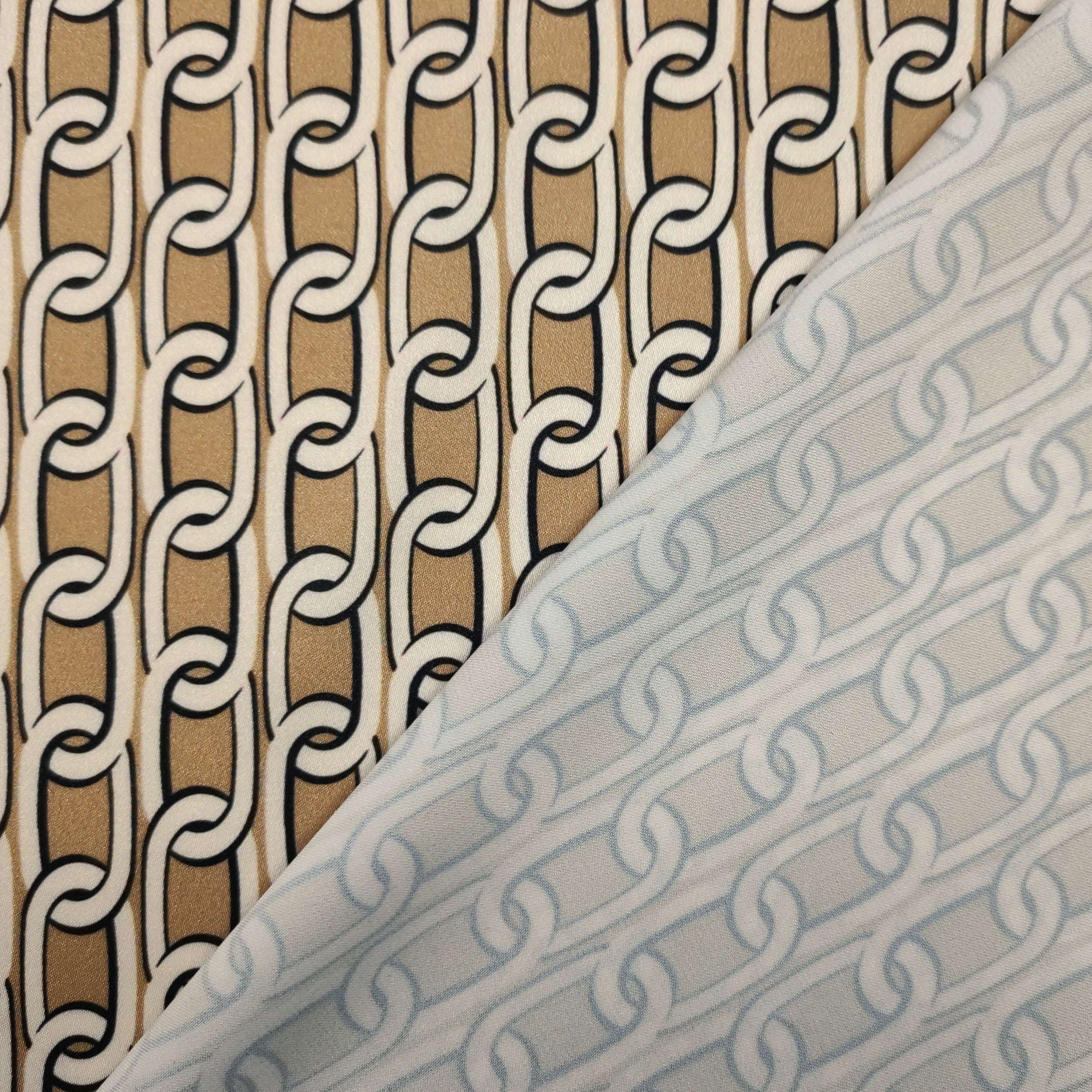 Raso Setato Alta Moda Catene Piccole Sfondo Beige