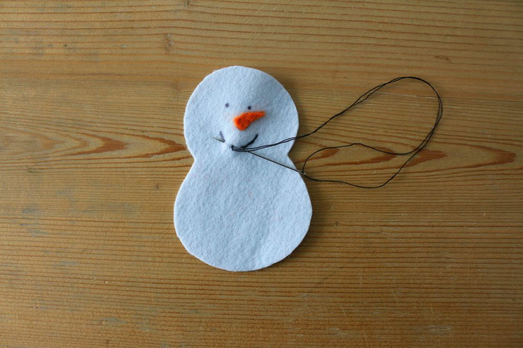 cucito-creativo-natalizio-facile-pupazzo-di-neve