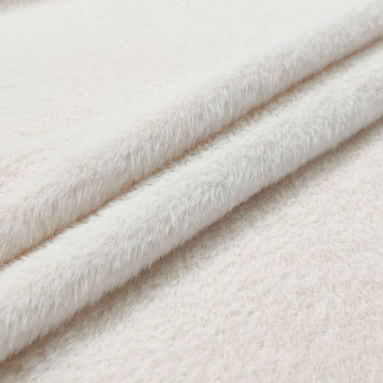 Tessuto Pelliccia Pelo Corto Bianco Latte