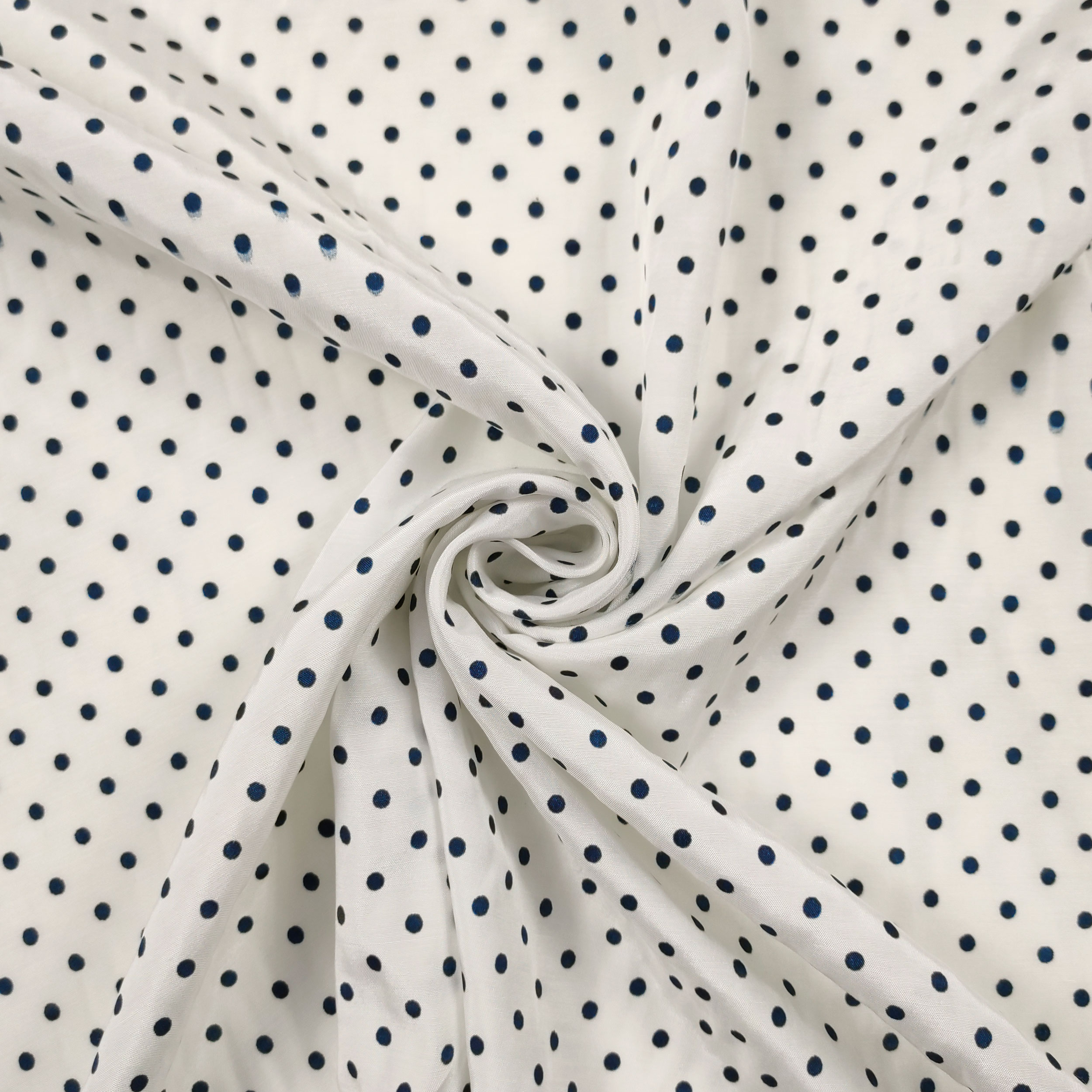 Tessuto Viscosa Pois Blu Sfondo Bianco