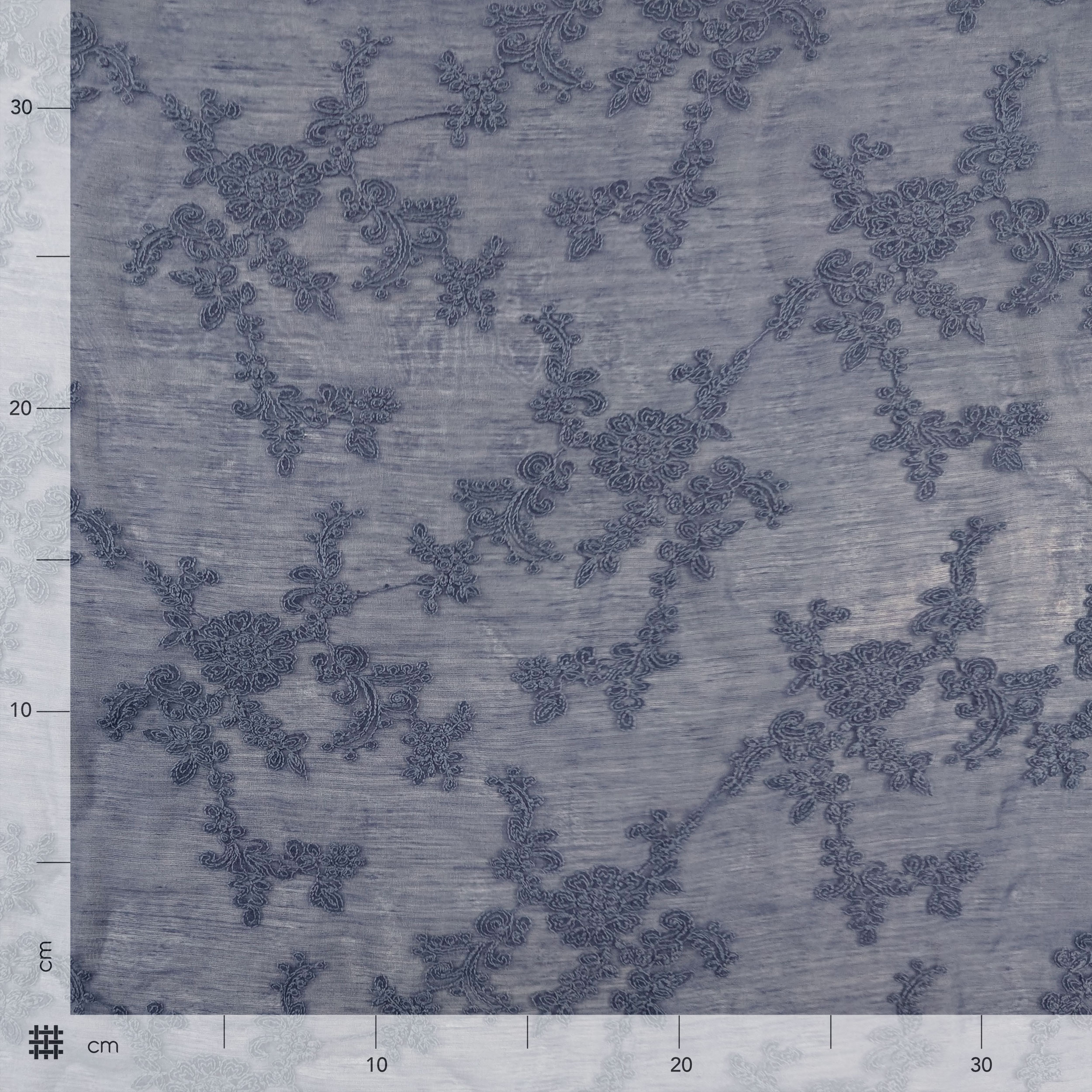 Ritaglio Mussola Ricamata Blu Fiori 80x135 cm Image