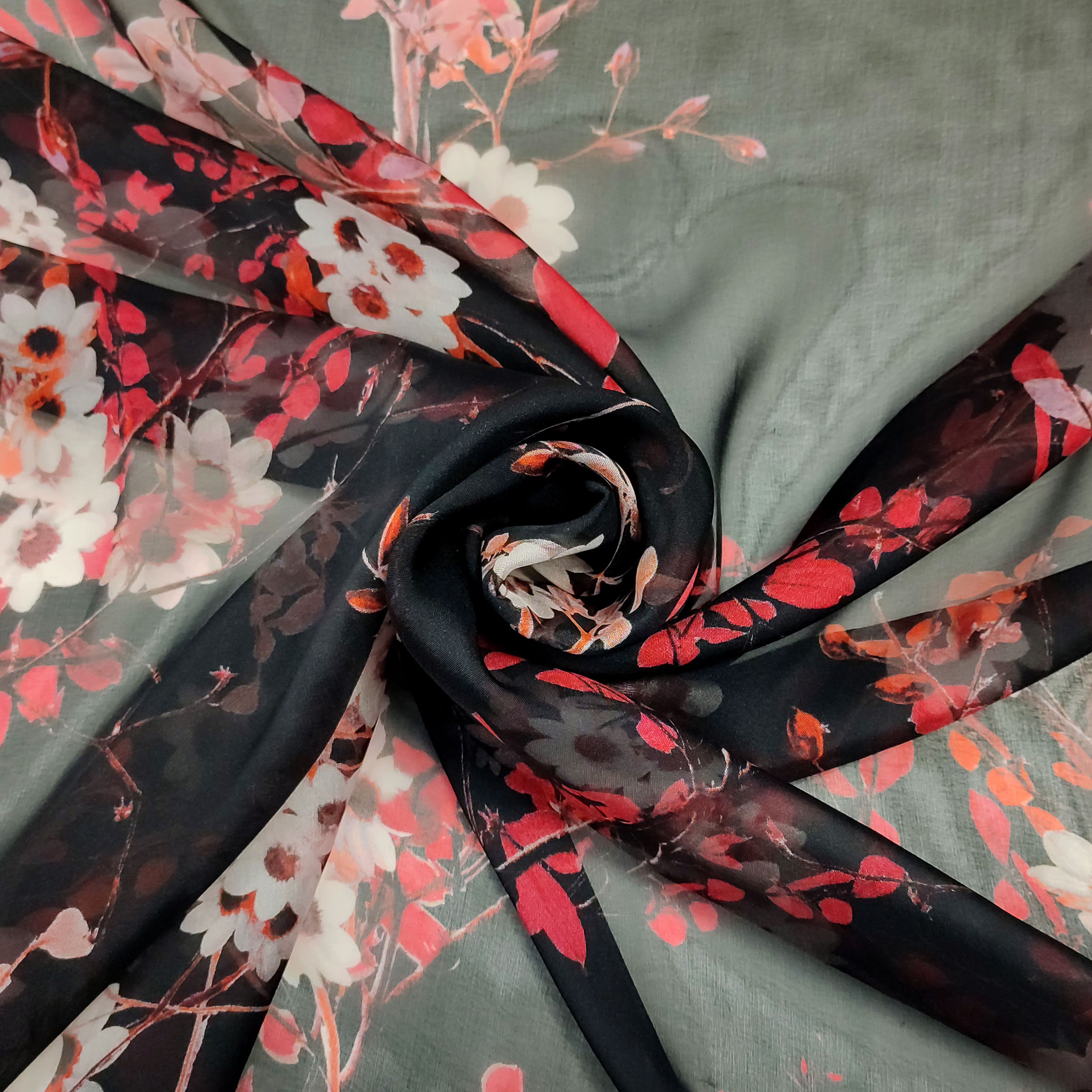 tessuto in chiffon di seta fiori toni rosso sfondo nero
