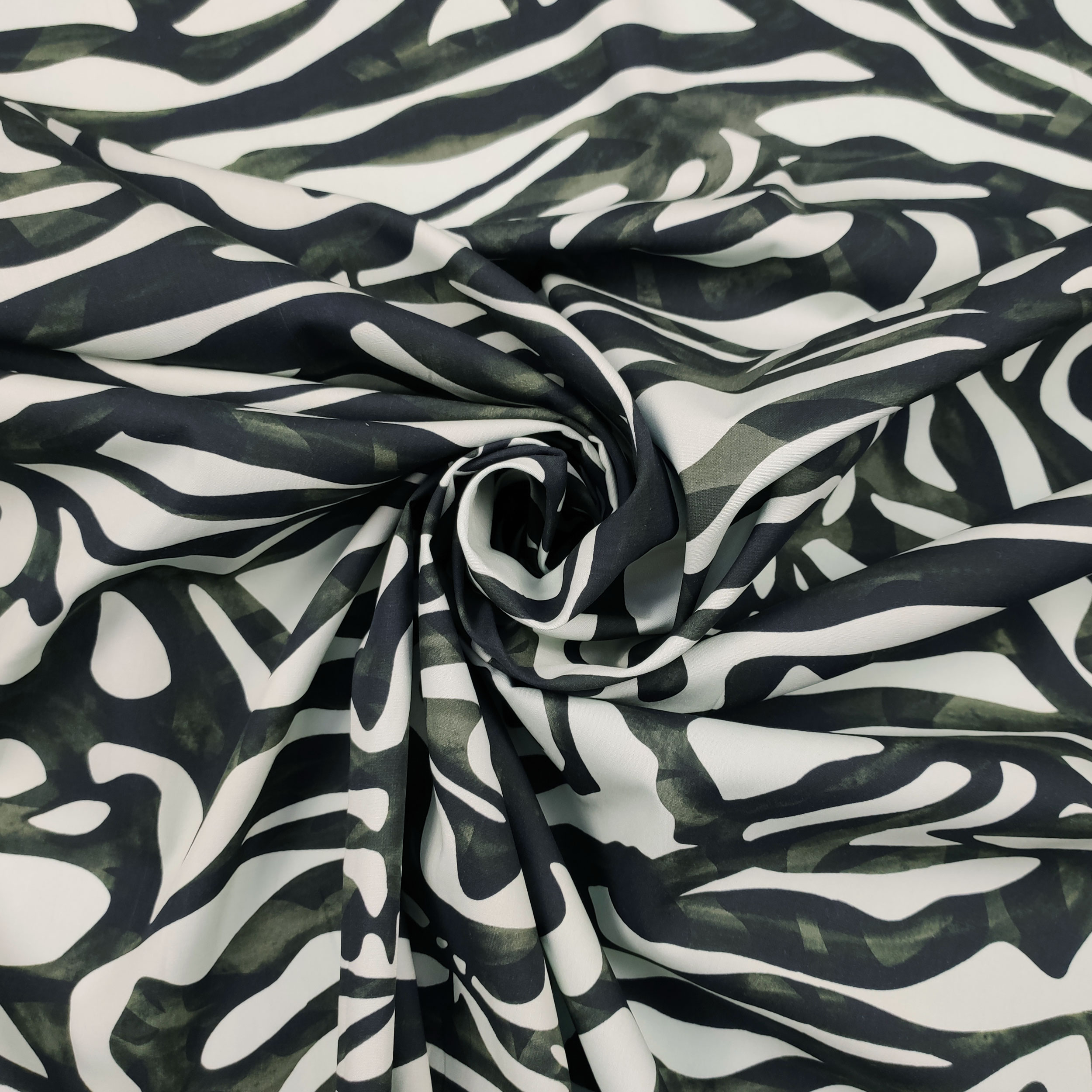 Tessuto Cotone Animalier Astratto 