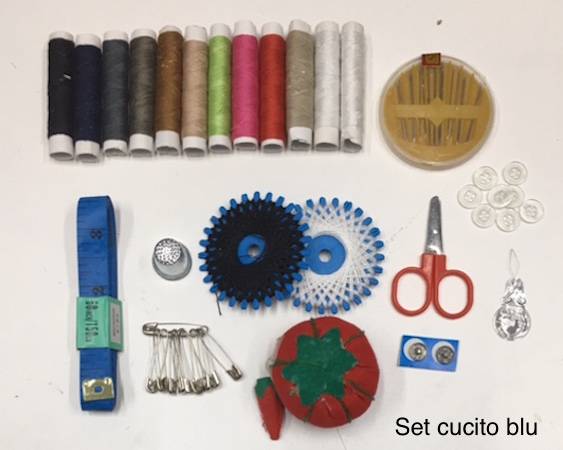 astuccio-con-set-da-cucito 1