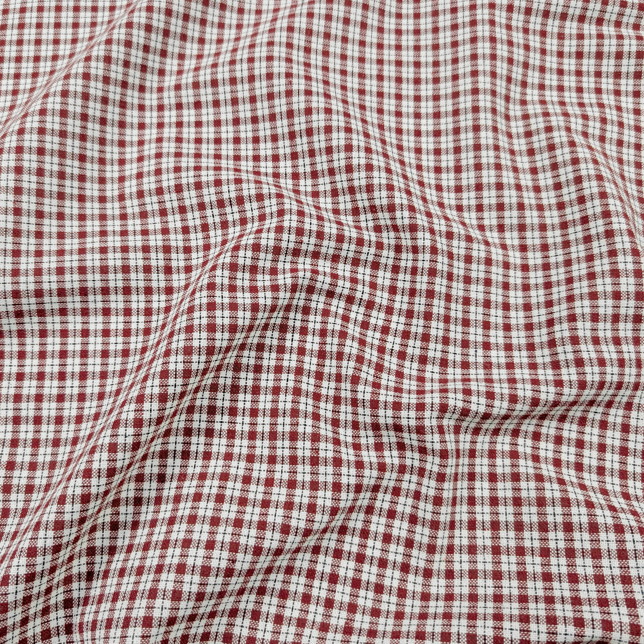 Tessuto Tinto In Filo Mini Quadretti Bordeaux Image