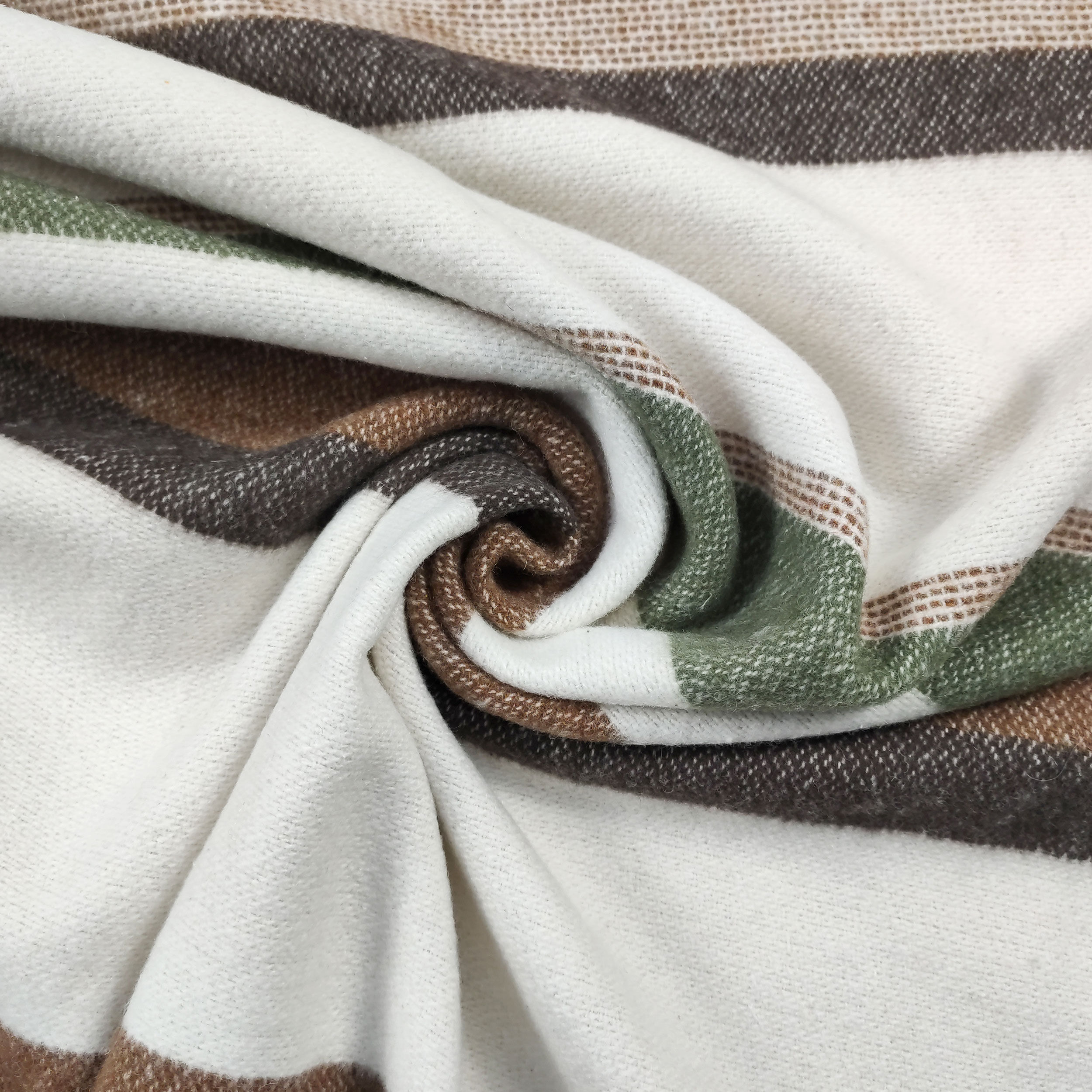 Maglia Pesante Panna con Righe Colorate