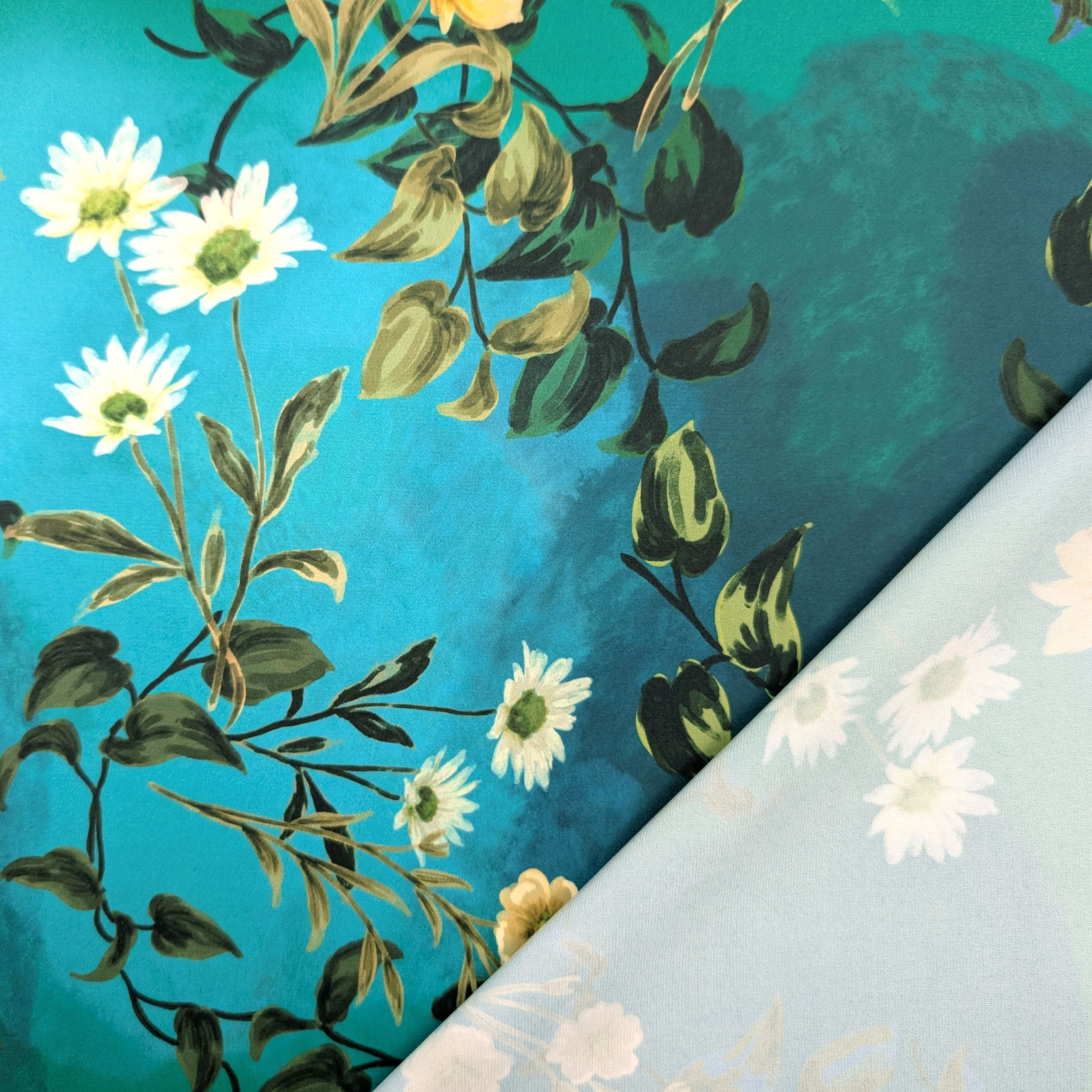 Ritaglio Rasetto con Fiori su Sfondo Blu Verde 70x145 cm Image