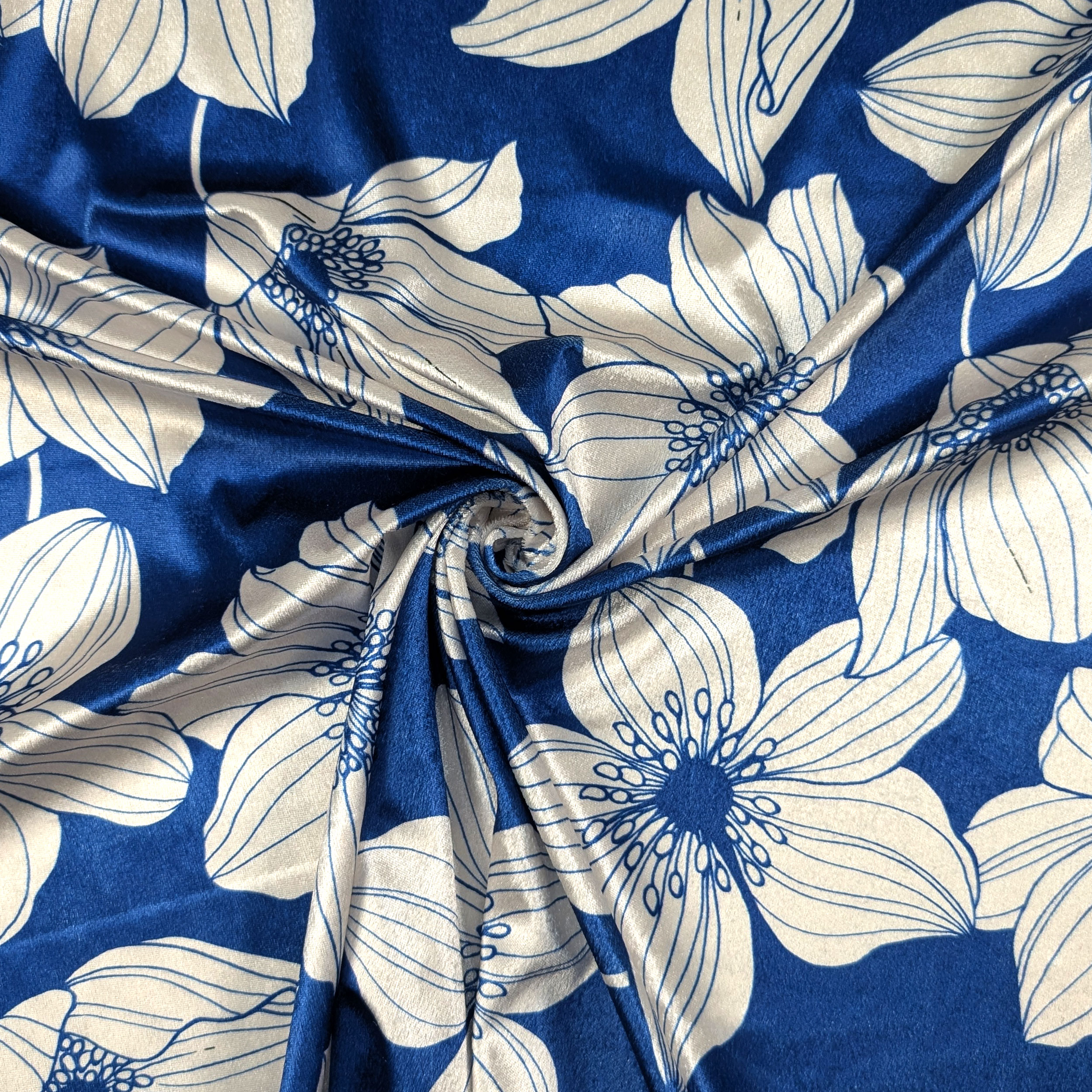 Vellutina Bluette Fiori Moda Bianchi Image