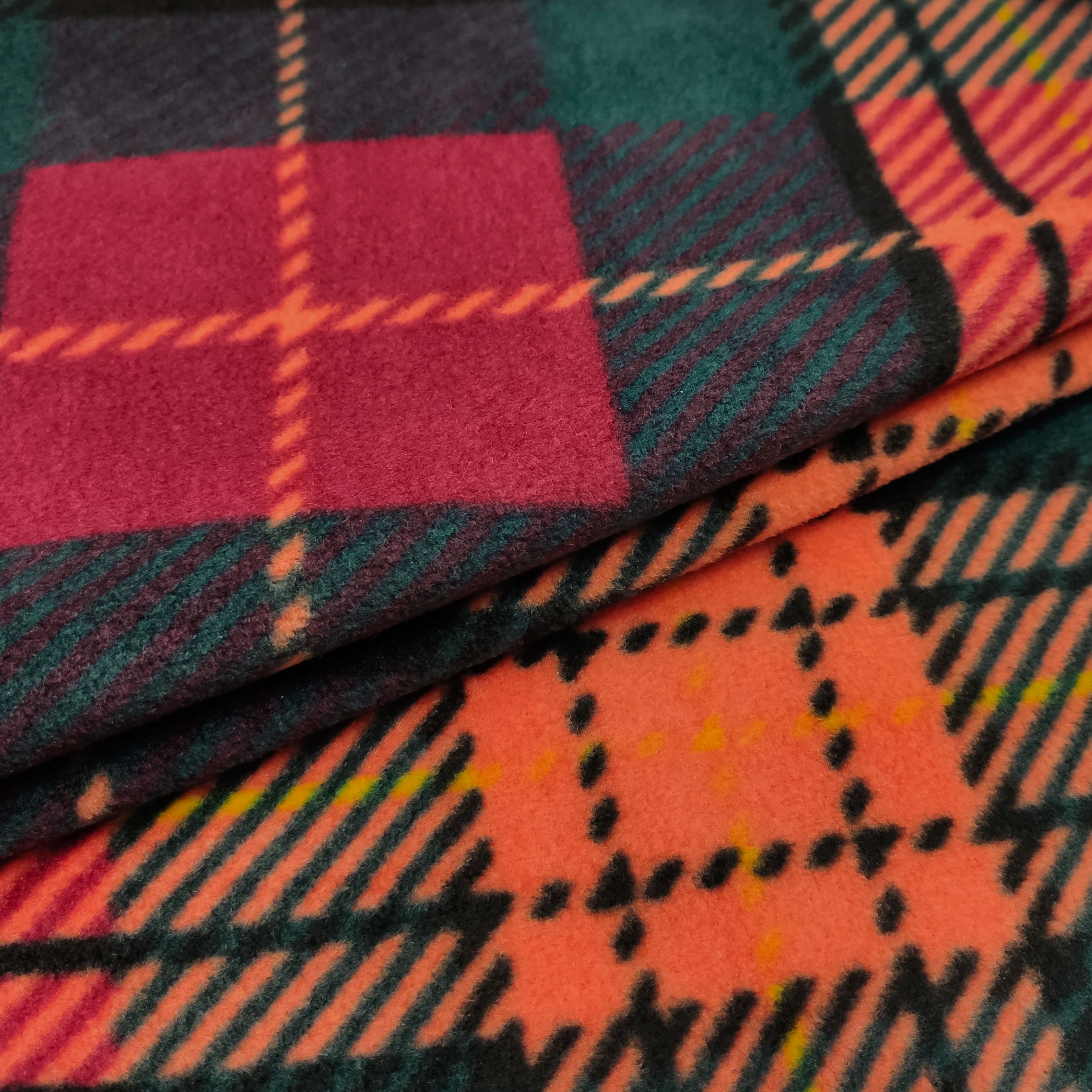 stoffa pile tartan toni del verde e arancio