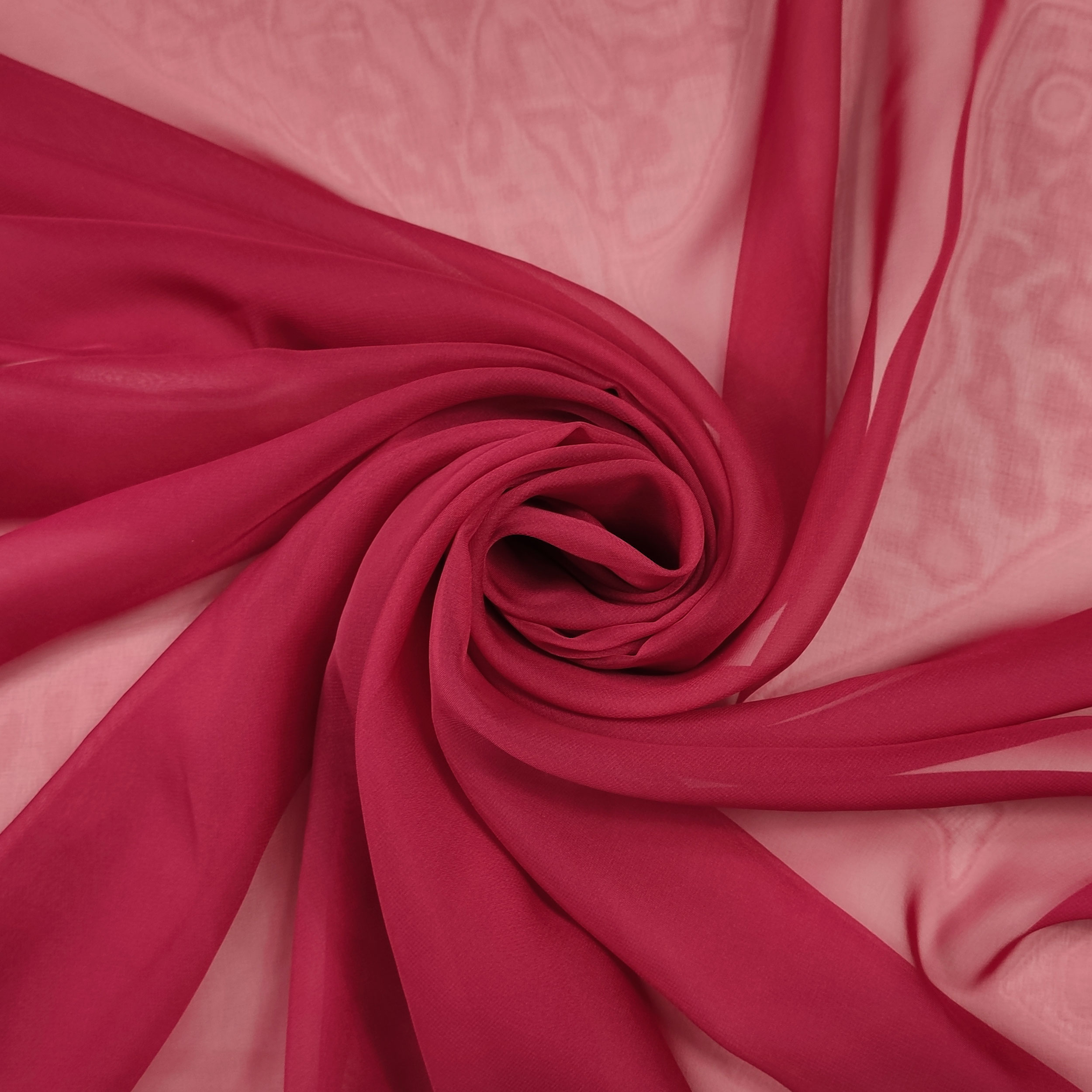 Tessuti in Georgette e Chiffon - Tessuti a metro per l'abbigliamento – La Boutique Del Tessuto Tessuti in Georgette e Chiffon - Tessuti a metro per l'abbigliamento – La Boutique Del Tessuto