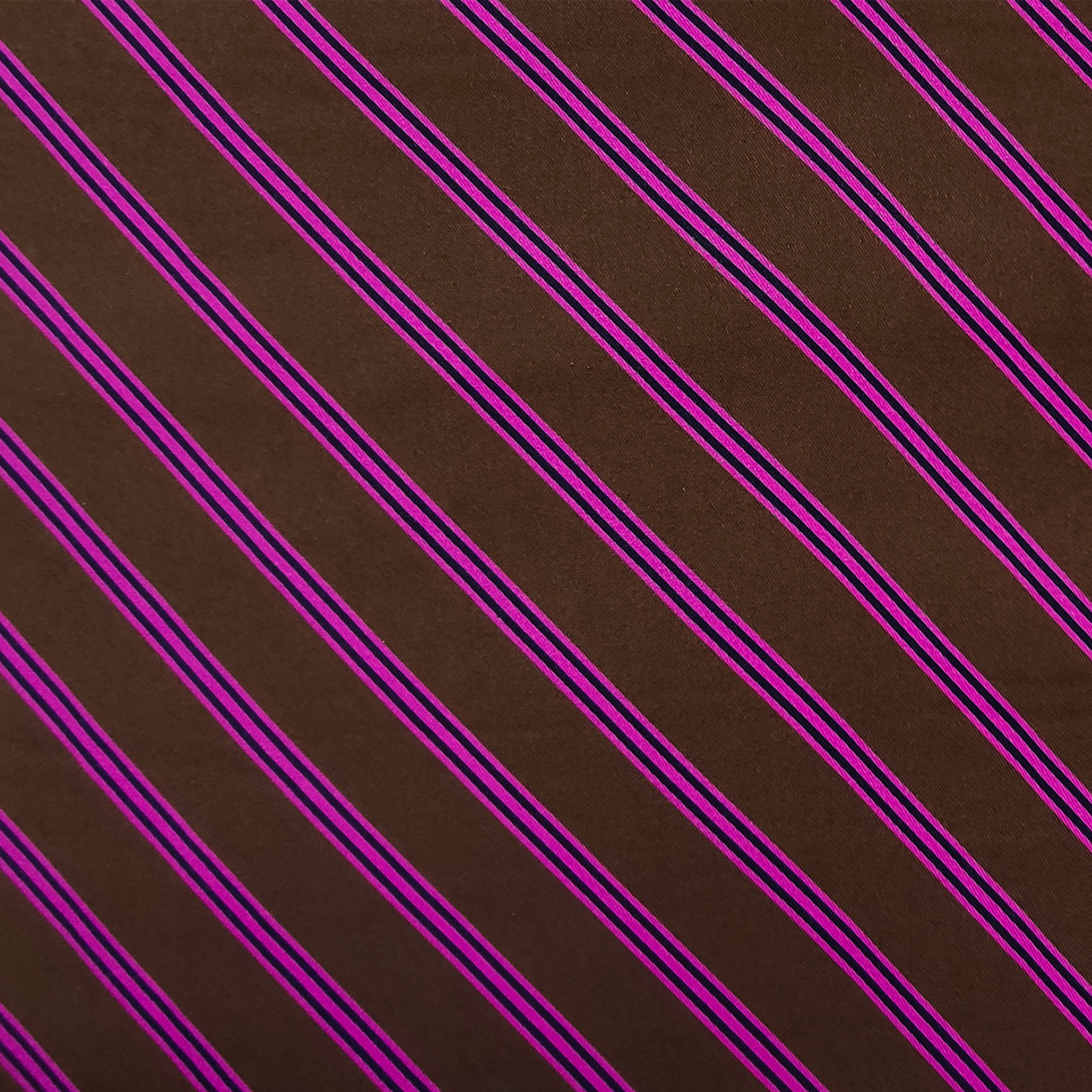 Cotone Linee Oblique Fuxia Sfondo Marrone