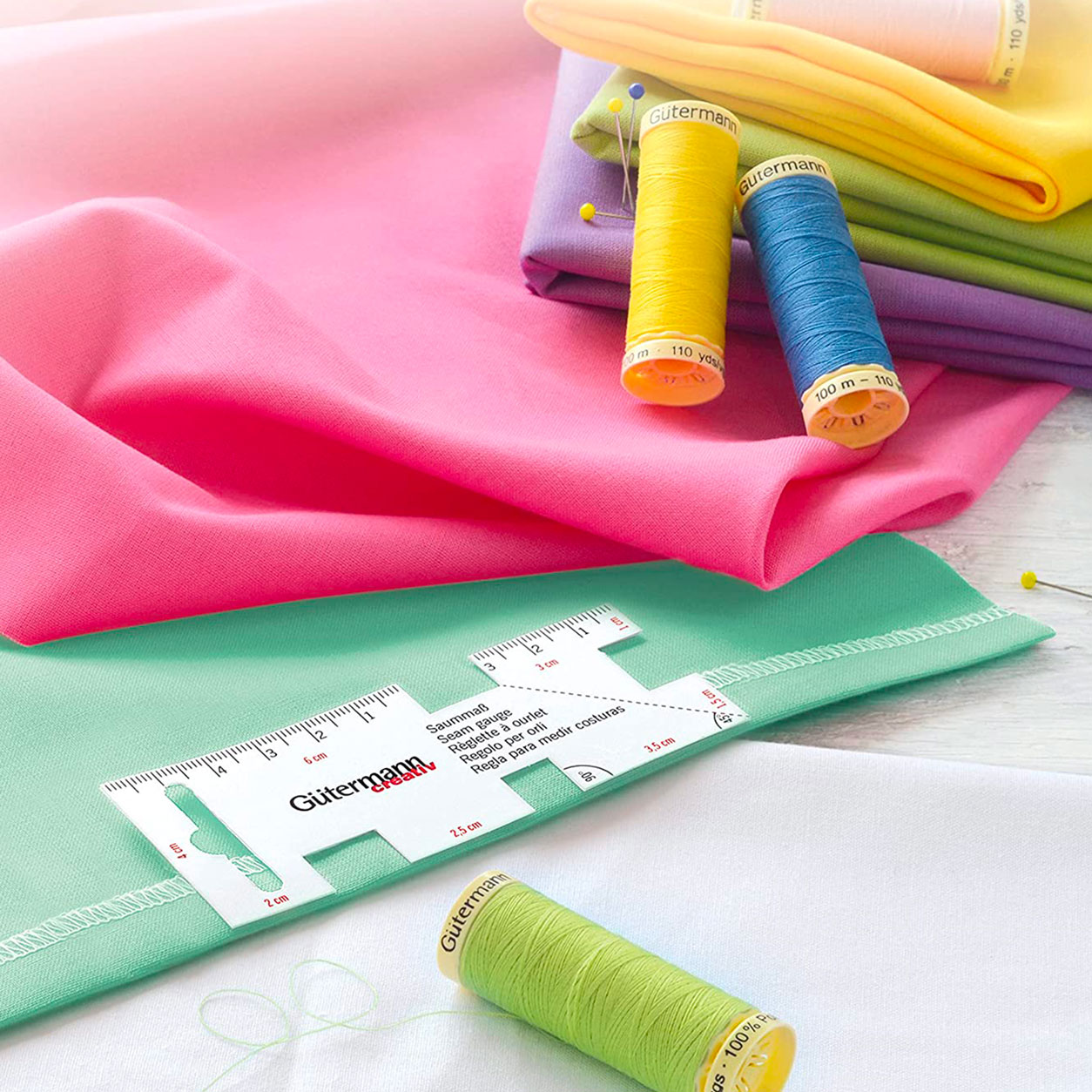 Gutermann Cucitutto 8 Bobine Toni Pastello con Regolo