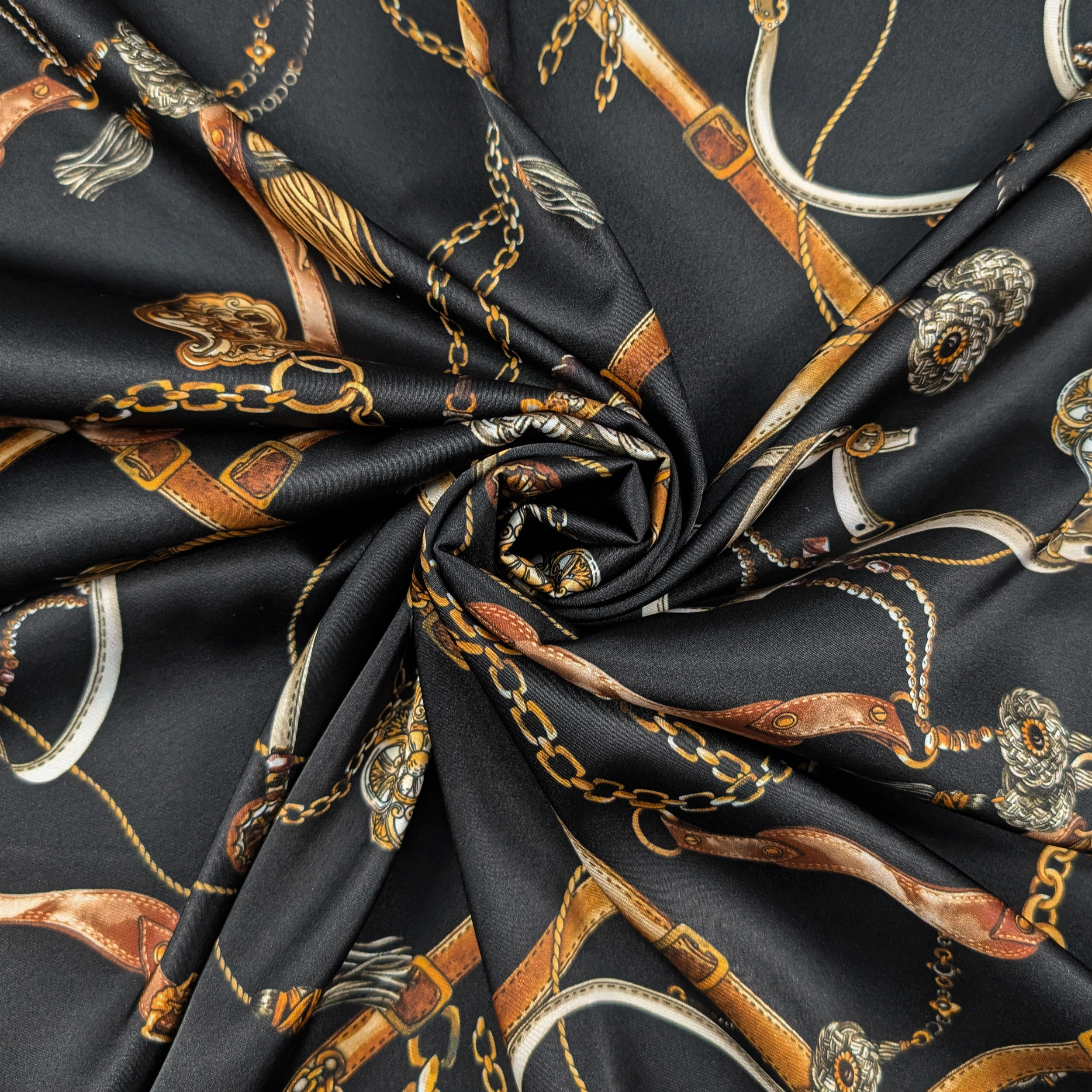 Raso Setato Alta Moda Nero con Catene Image