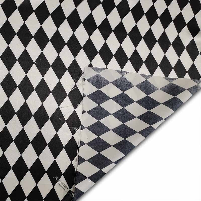 tessuto-raso-carnevale-mini-rombi-bianco-nero