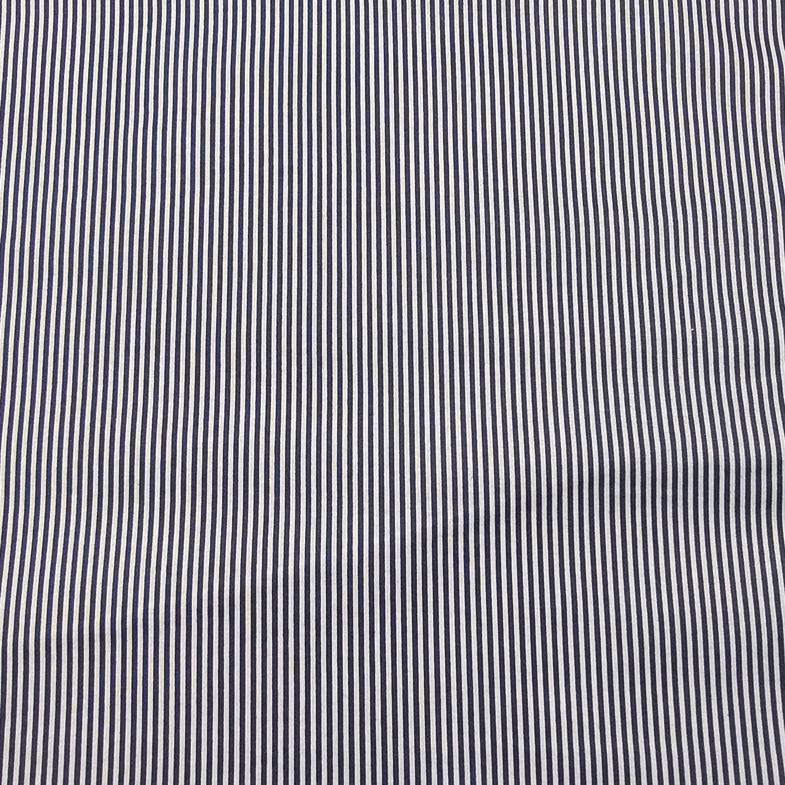 cotone-abbigliamento-fantasia-righe-sottili-blu