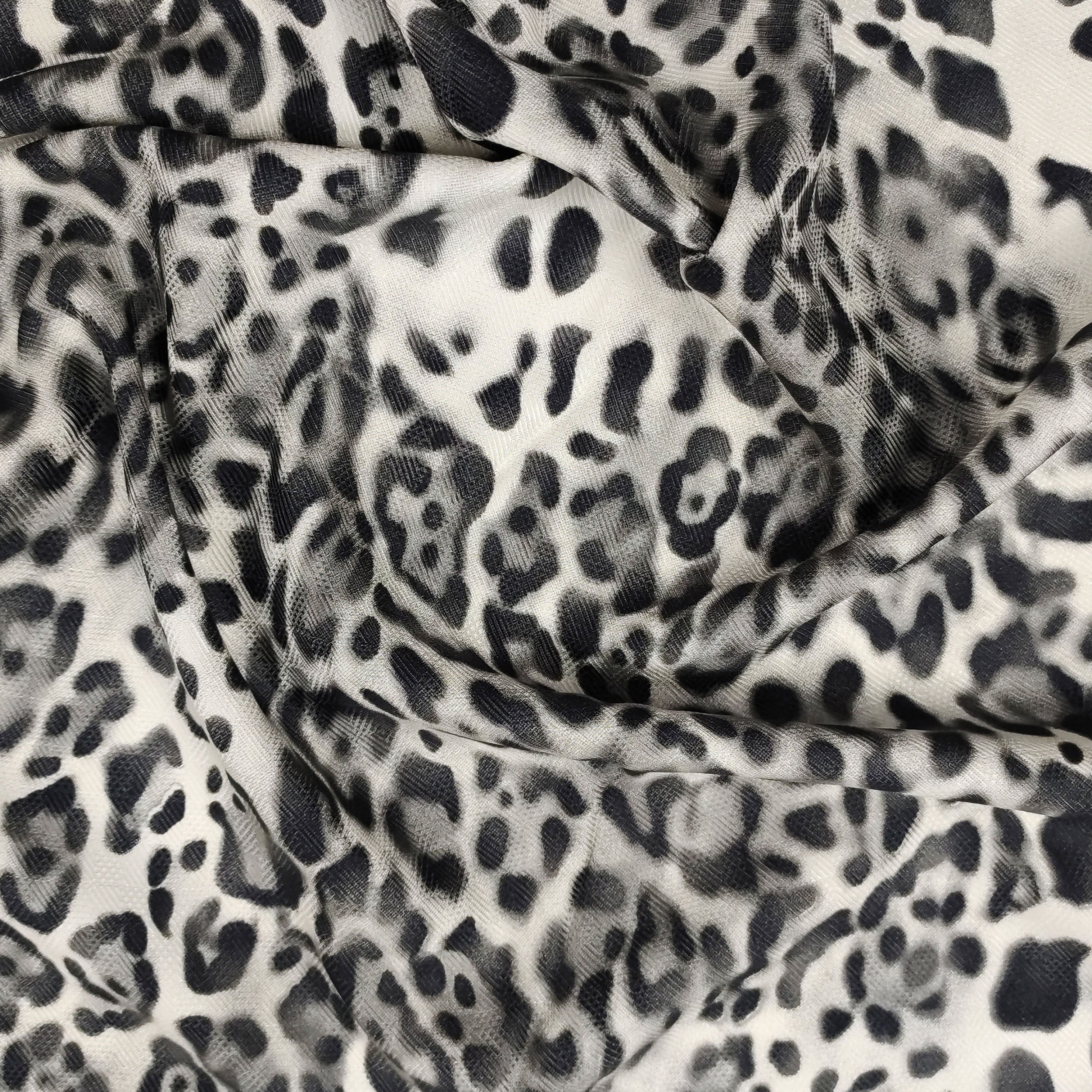Tessuto Pura Seta Leopardata Sfondo Grigio