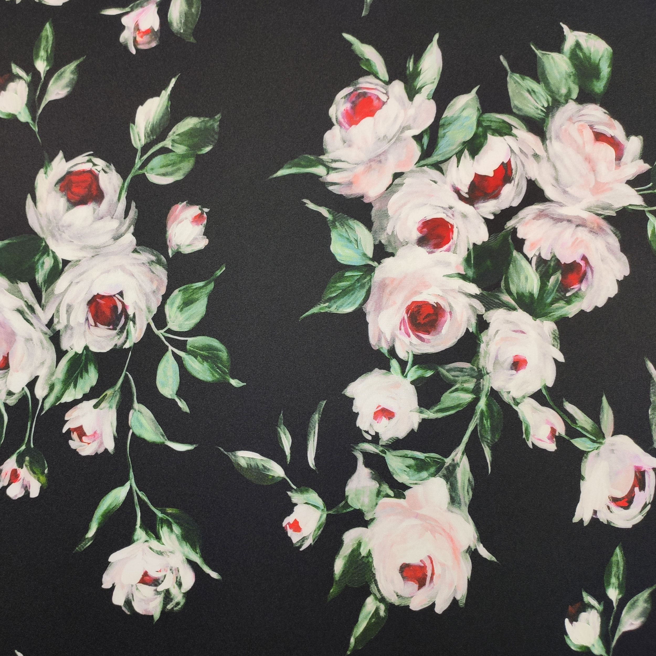 Raso Setato Alta Moda Rose Sfondo Nero