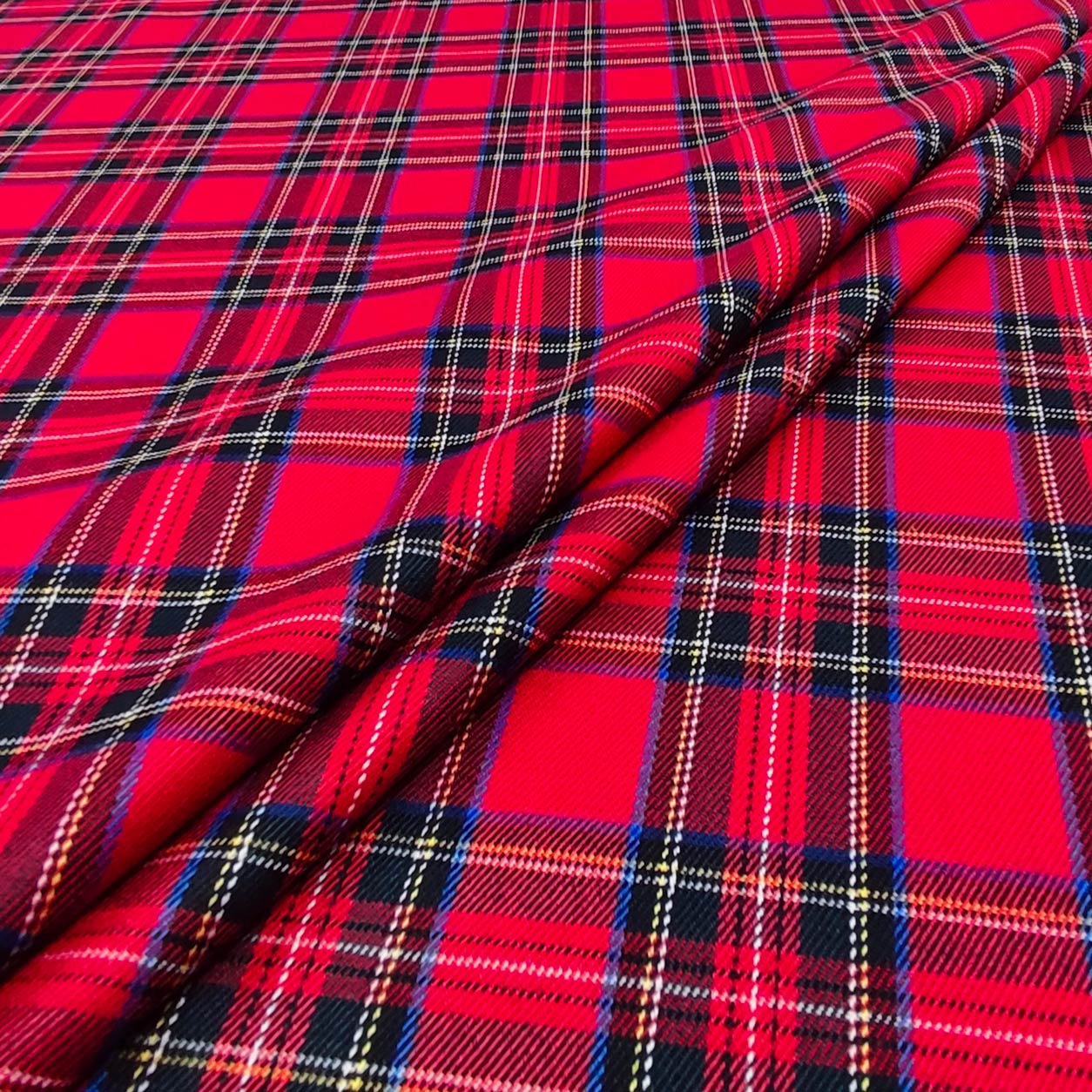 Tessuto A Quadri Scozzesi (Tartan) Rosso – 100% Poliestere – Larghezza 145 Cm – Ideale Per Abbigliamento E Decorazione – Metratura