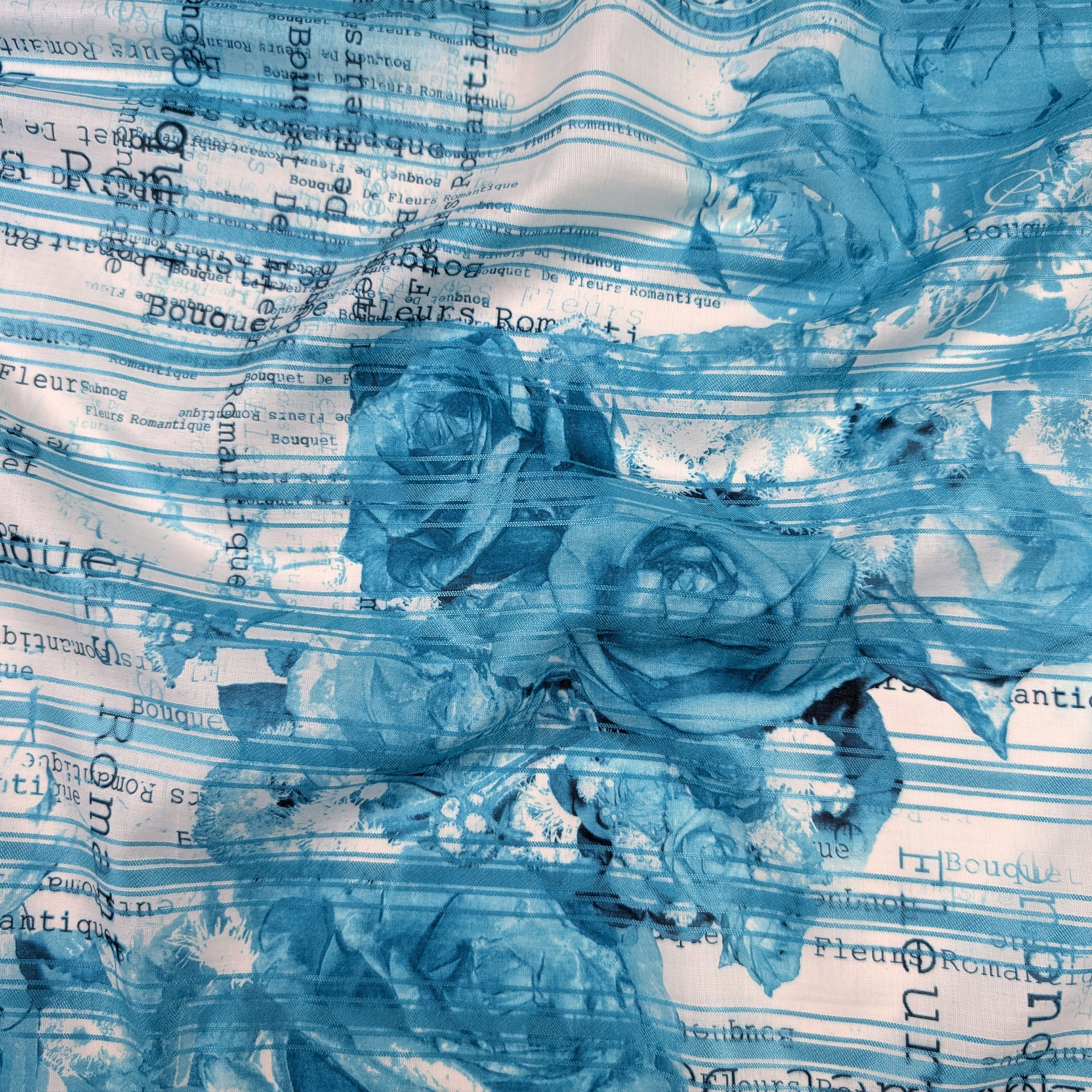 Viscosa Leggera Scritte Azzurre Image