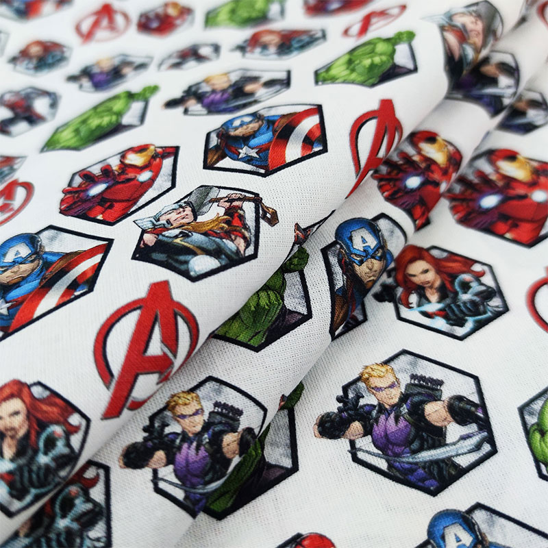 Tessuto di cotone avengers logo