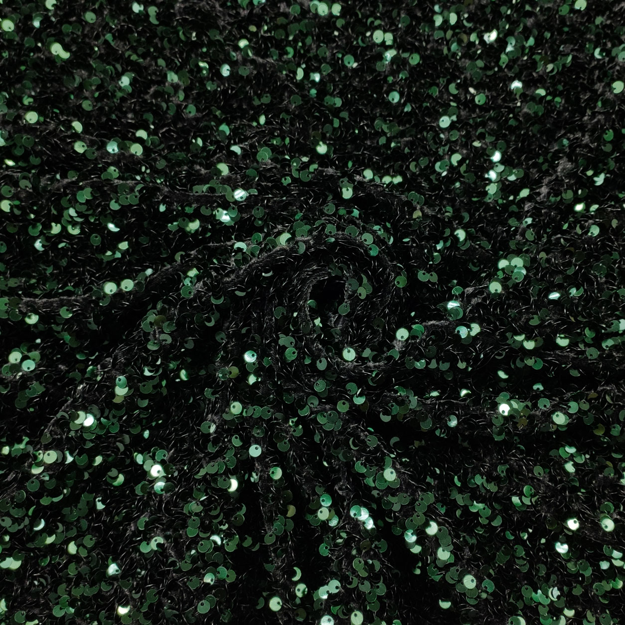 vellutina-con-paillettes-verde