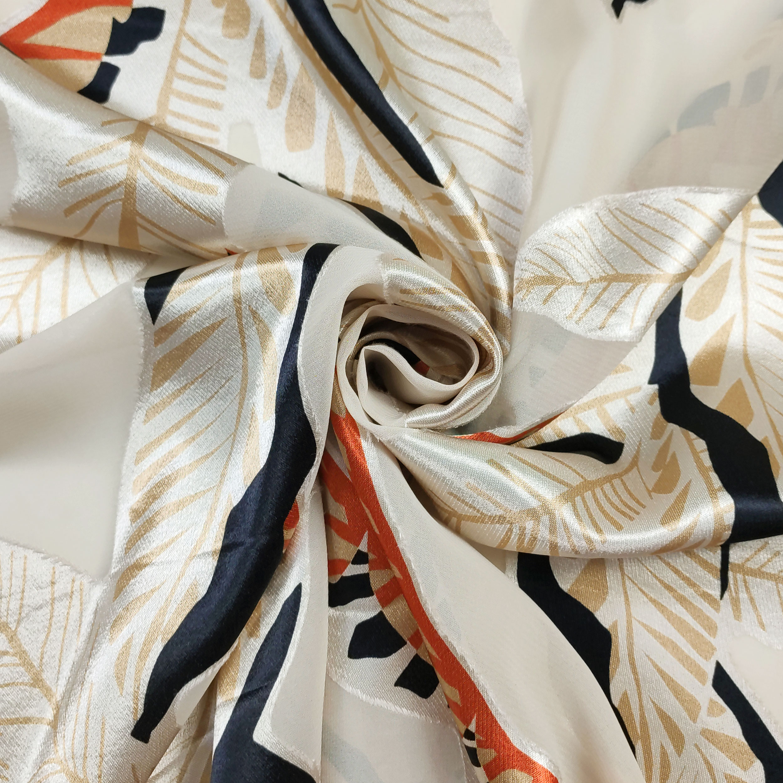 Devorè Alta Moda Foglie Beige Arancio Nero | Panini