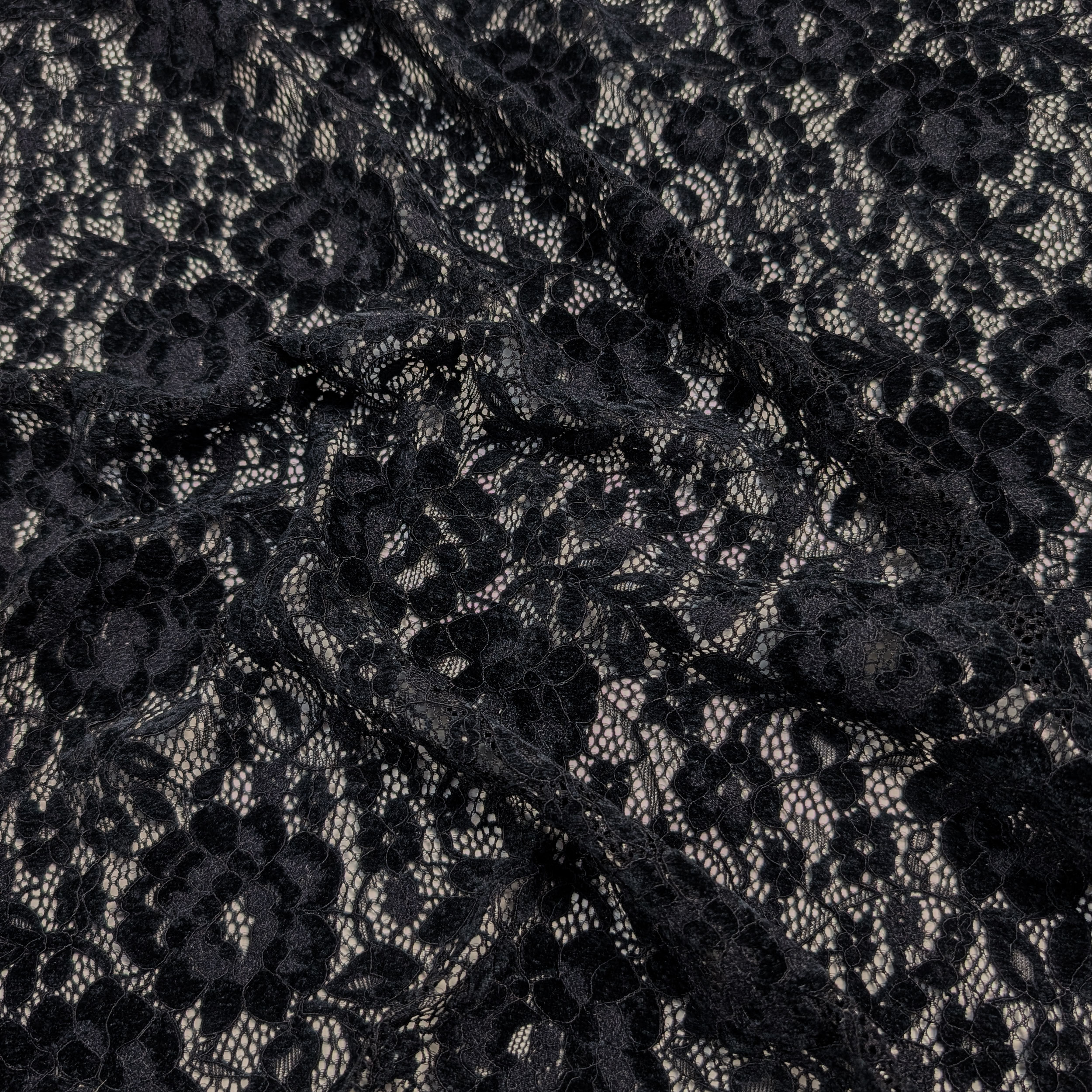 Pizzo Inserto Rose Velluto Nero Image