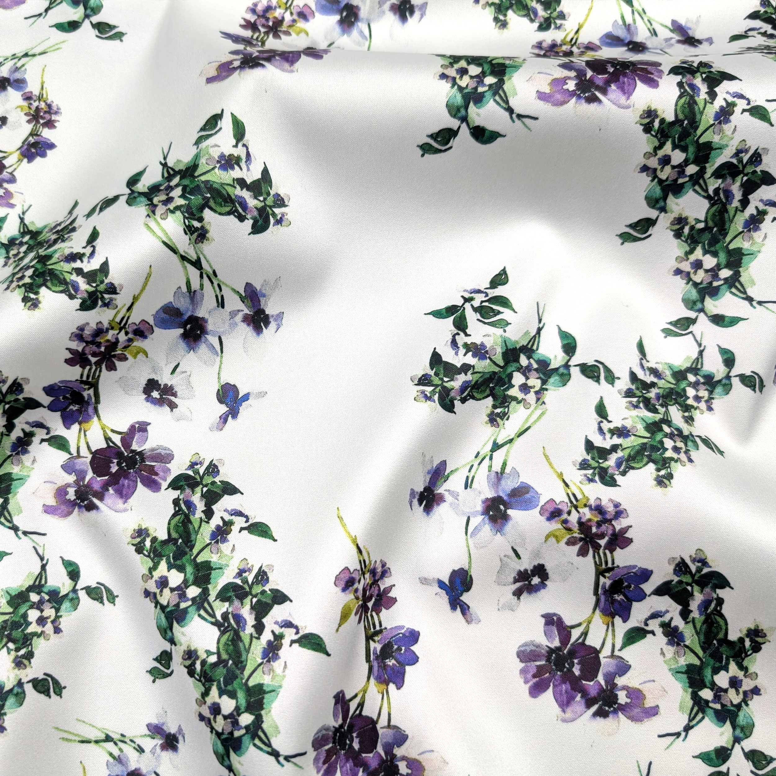 Raso Elasticizzato Fiori Lilla Sfondo Bianco Image