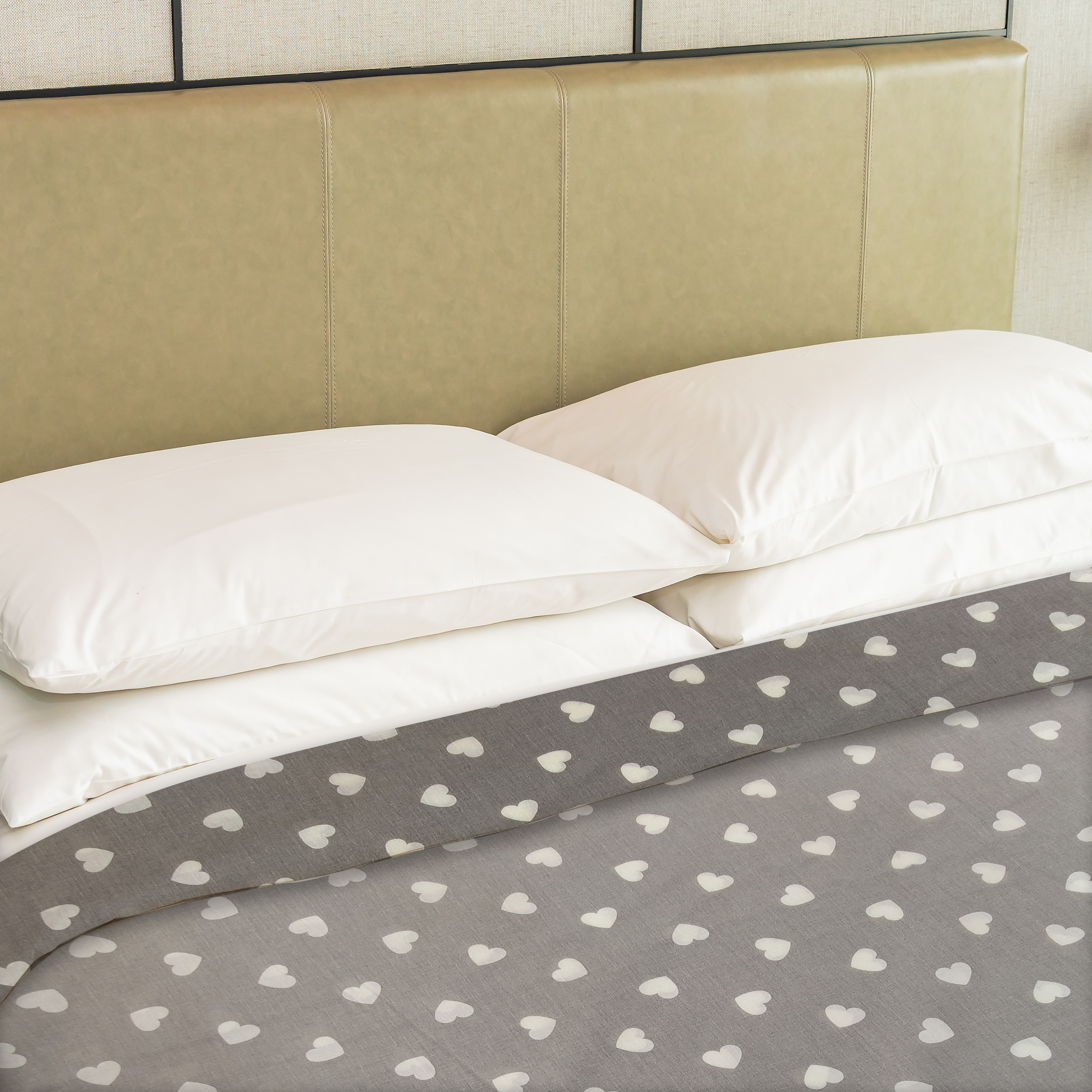 Cotone Fantasia Cuori Bianchi con Sfondo Grigio