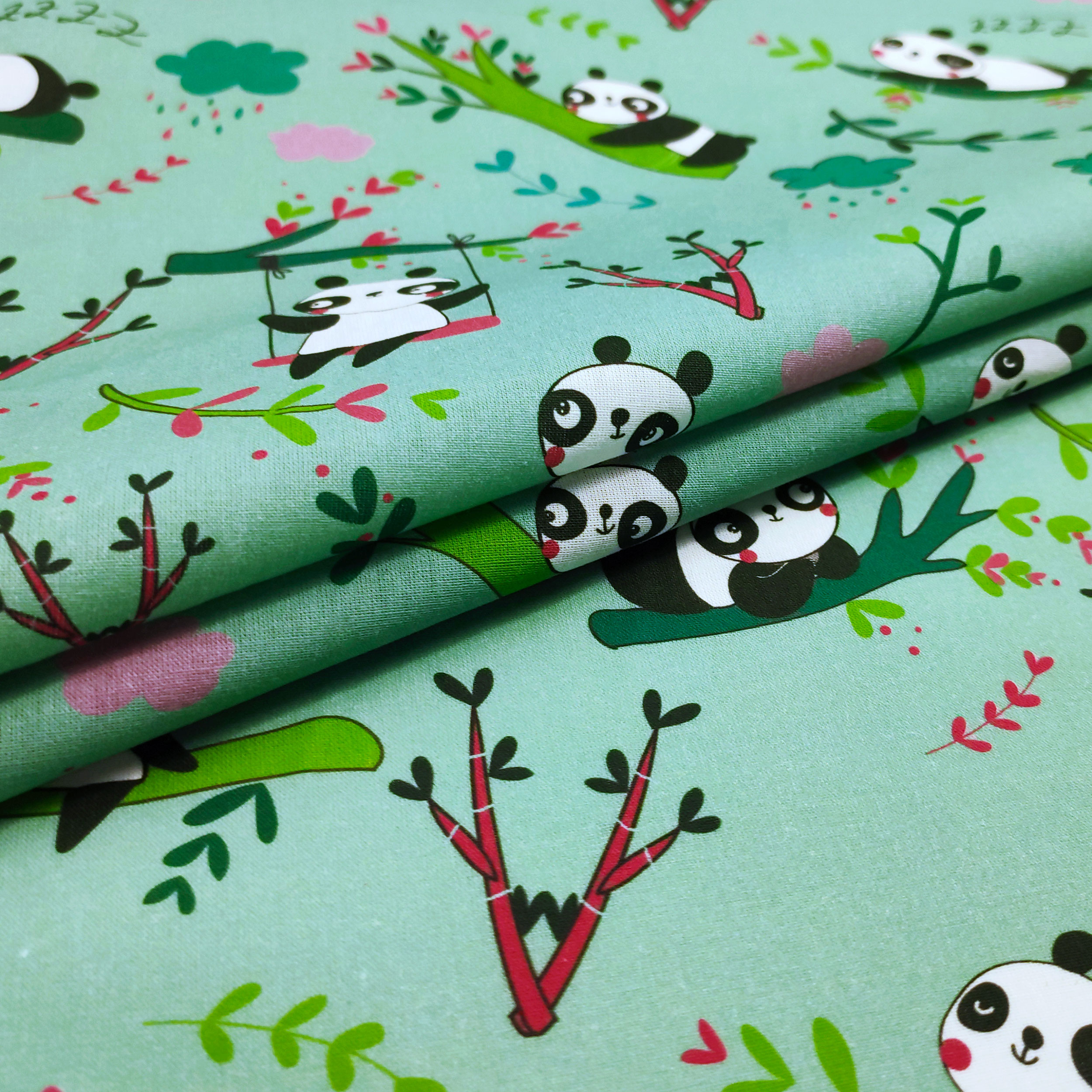 Ritaglio Cotone Panda Grandi Sfondo Verde Menta 50x150 cm