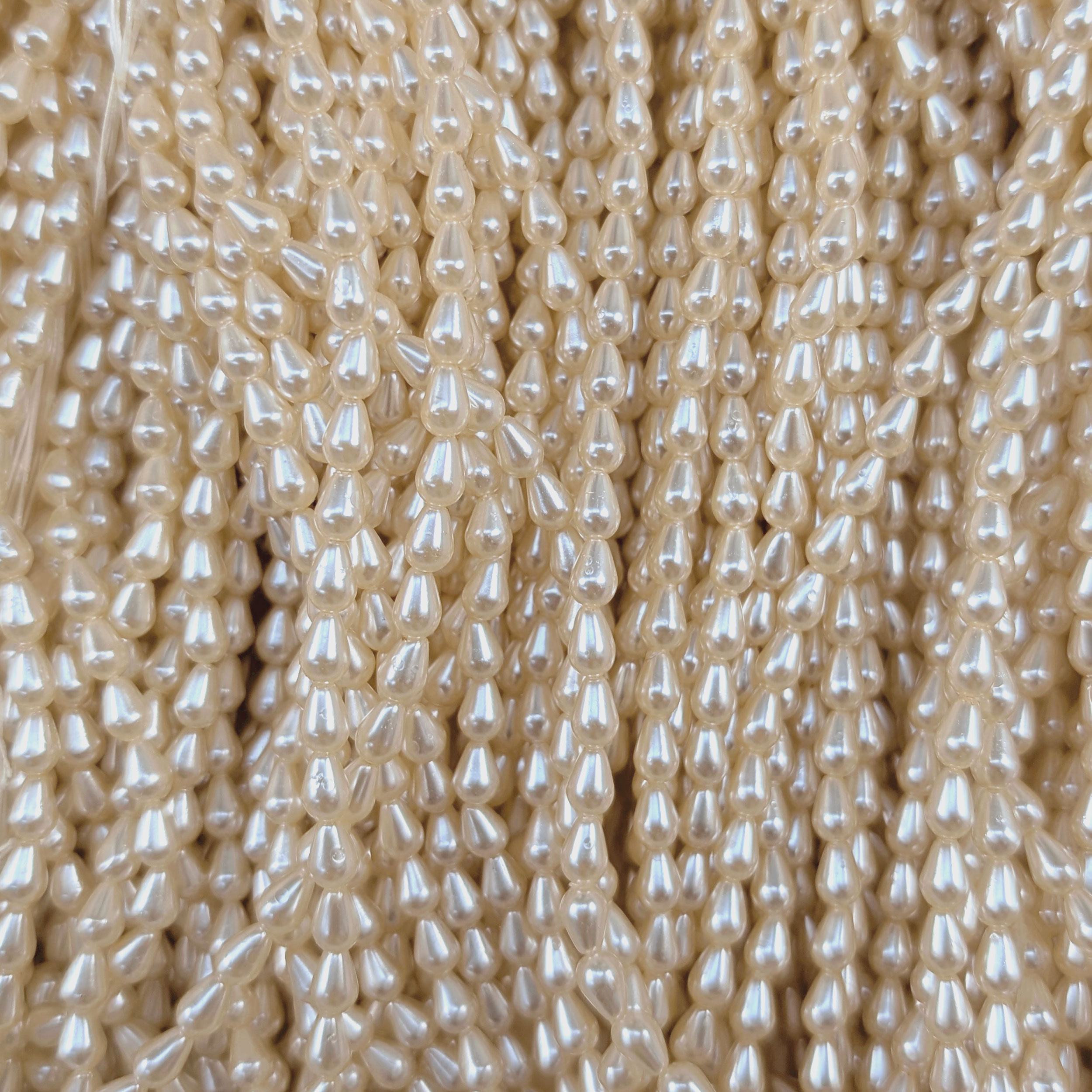 Filo di Perline Beige 0,4x0,6 cm Image