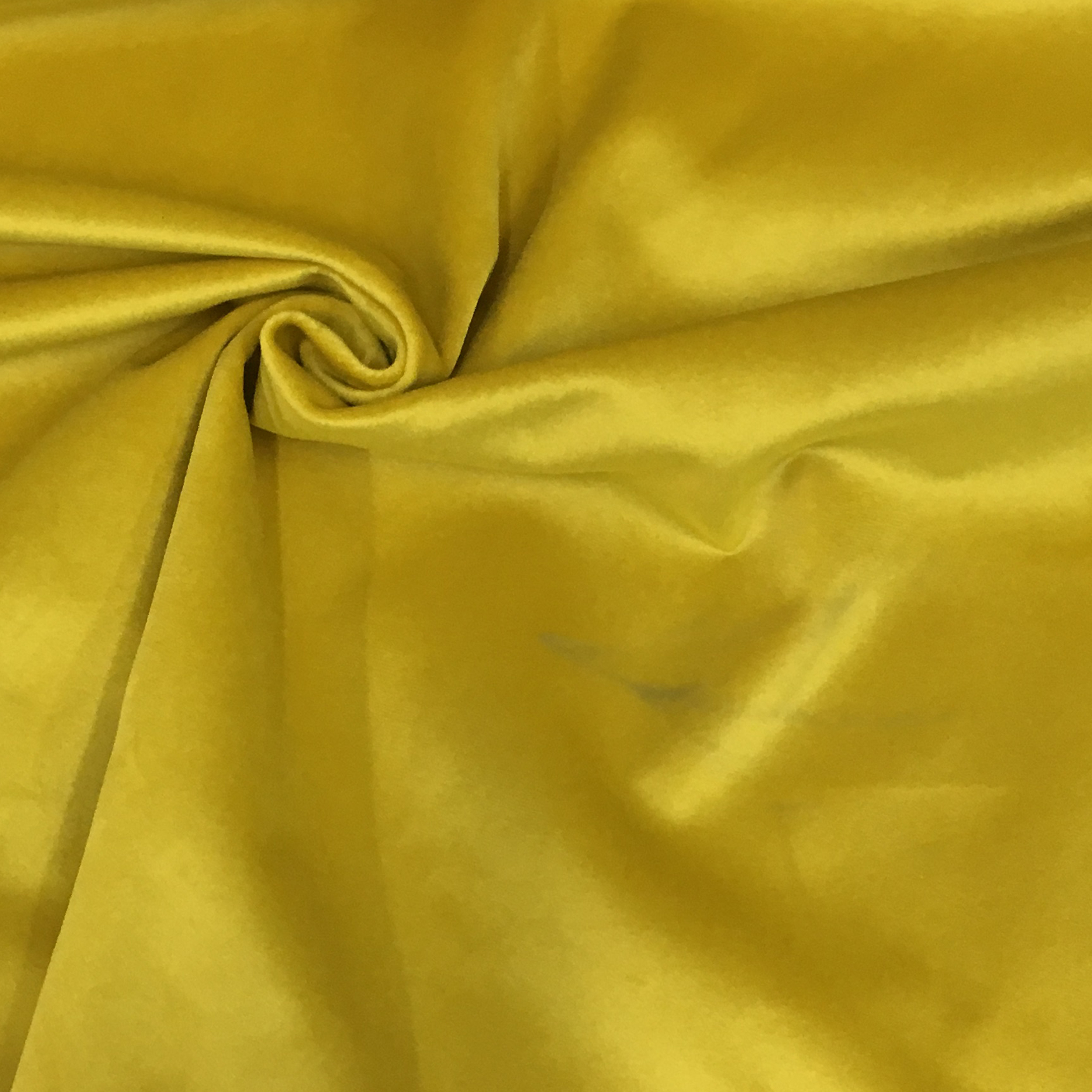 velluto-morbido-giallo